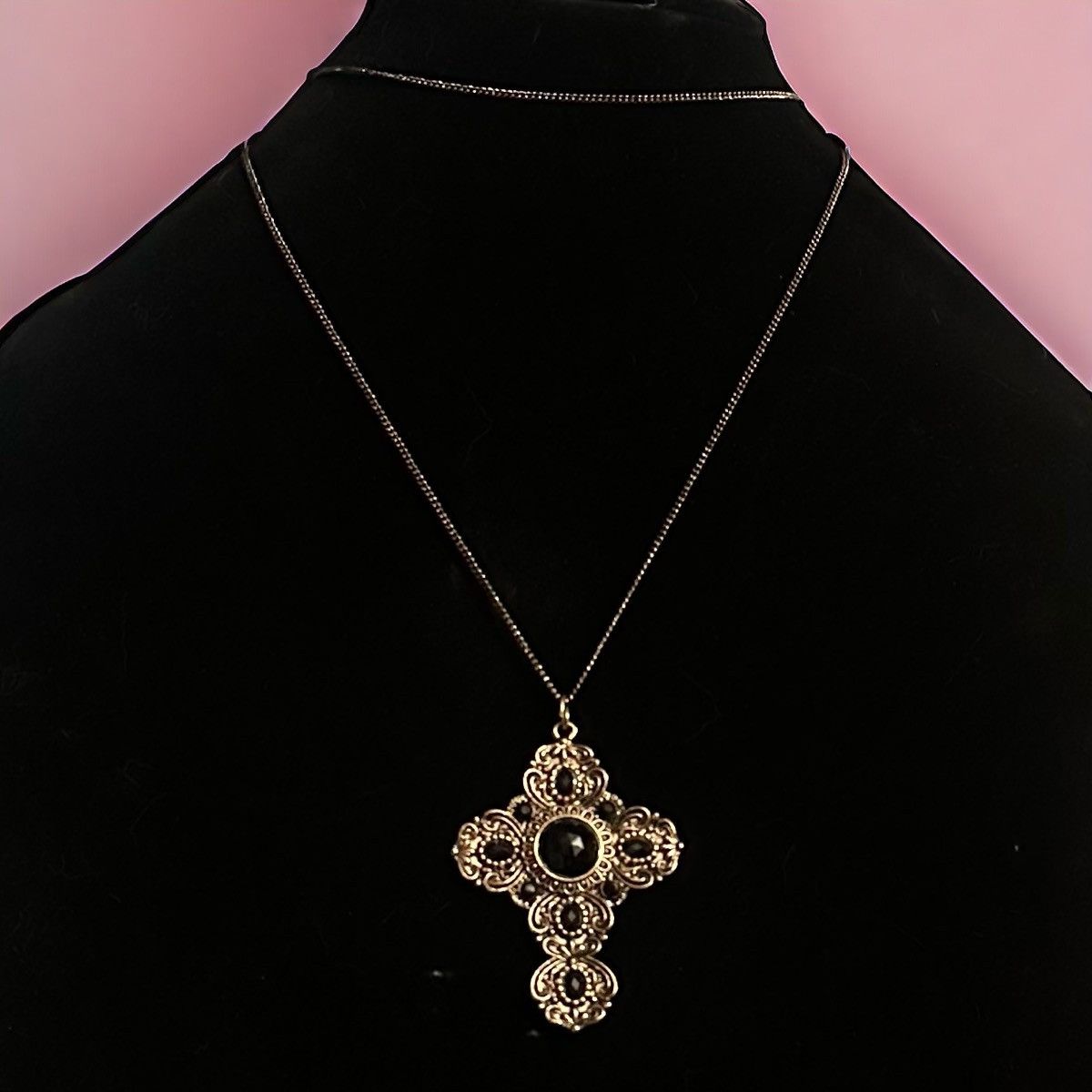 Other Gold tone black cabochon fancy cross pendant necklace Size ONE SIZE - 1 Thumbnail
