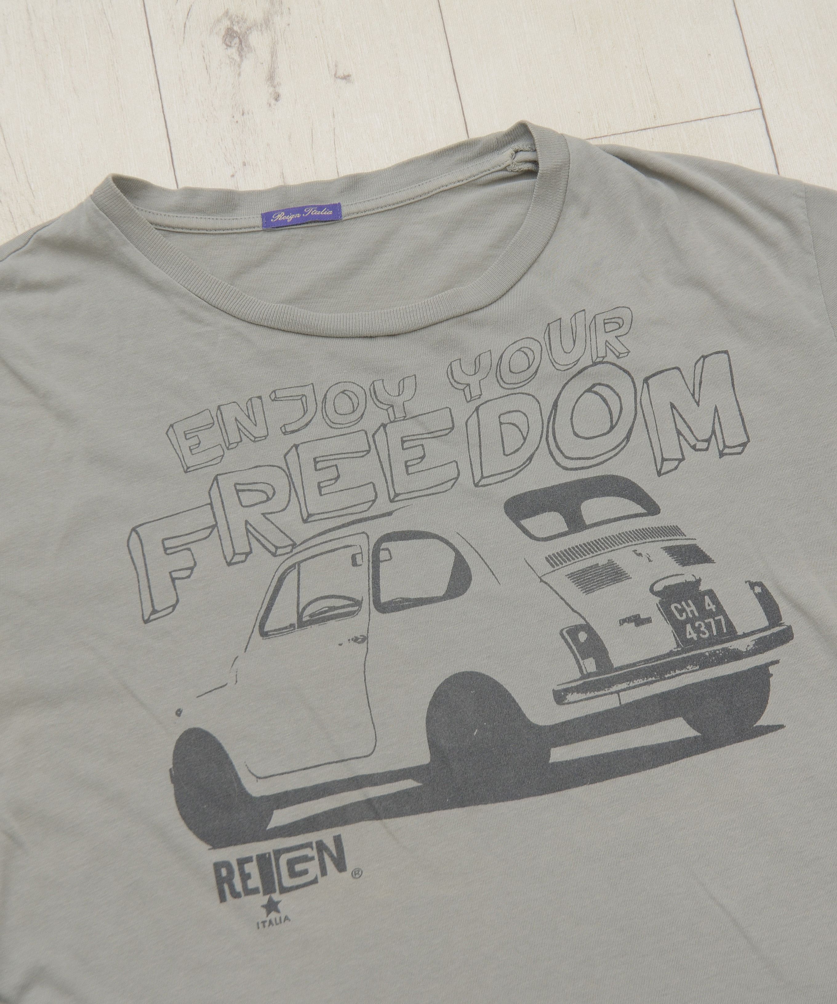Designer Reign Italia ENJOY YOUR FREEDOM Fiat 500 print t-shirt tee Size US L / EU 52-54 / 3 - 4 Thumbnail