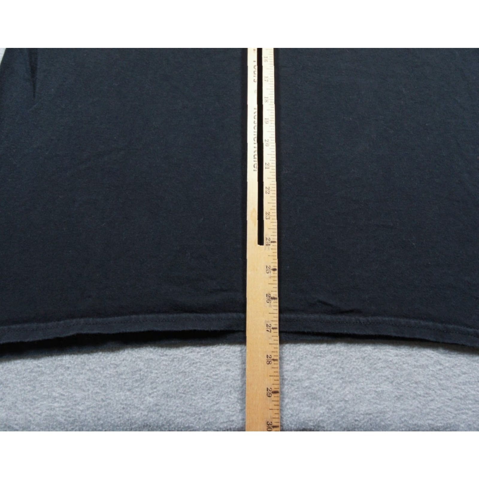 Gildan VINTAGE Cruella Shirt Mens XL Black Graphic Tee Short Sleeve Crewneck Y2K Size US XL / EU 56 / 4 - 7 Thumbnail