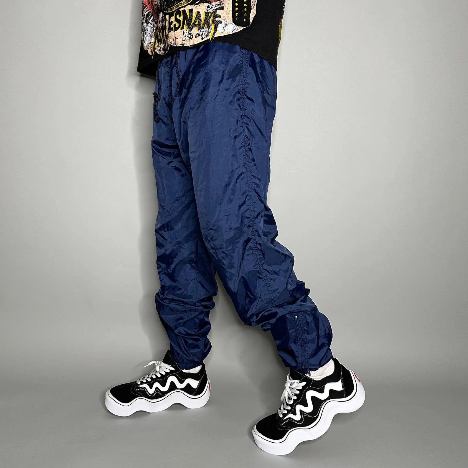 Vintage Vintage Track Pants Navy Blue Nylon Joggers Lined Size US 32 / EU 48 - 1 Thumbnail