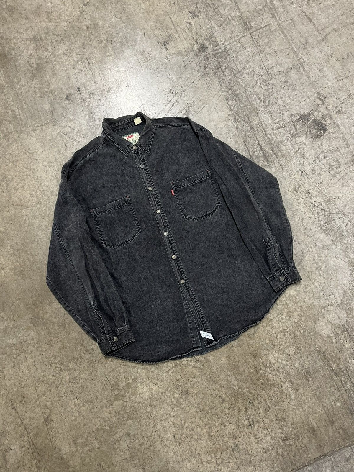 Levi's × Vintage Levi’s button up denim shirt preppy fall streetwear hype Size US XL / EU 56 / 4 - 1 Thumbnail