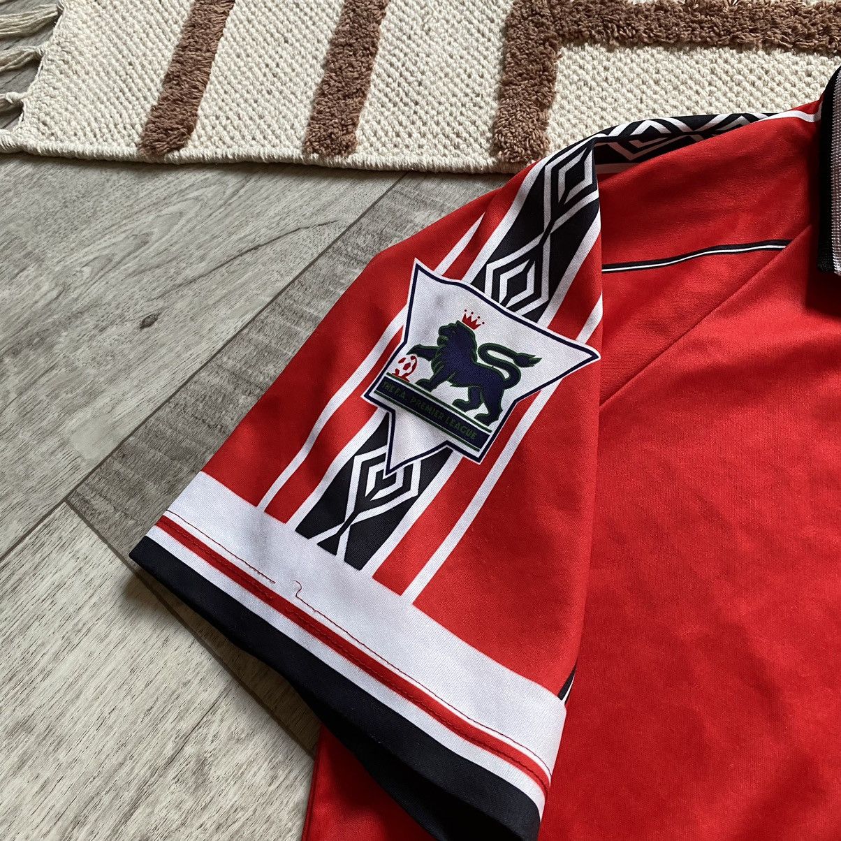 Vintage VINTAGE MANCHESTER UNITED SHARP BECKHAM 7 JERSEY Size US M / EU 48-50 / 2 - 4 Thumbnail