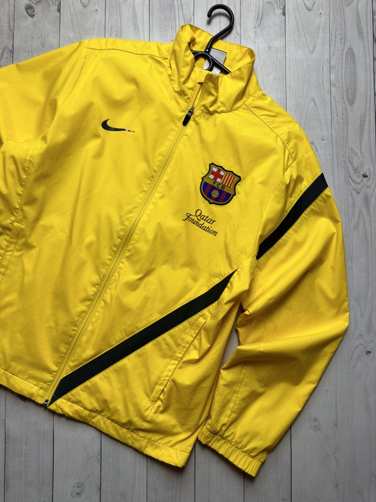 Nike × Vintage Vintage Nike Barcelona soccer track jacket size M yellow Size US M / EU 48-50 / 2 - 3 Thumbnail