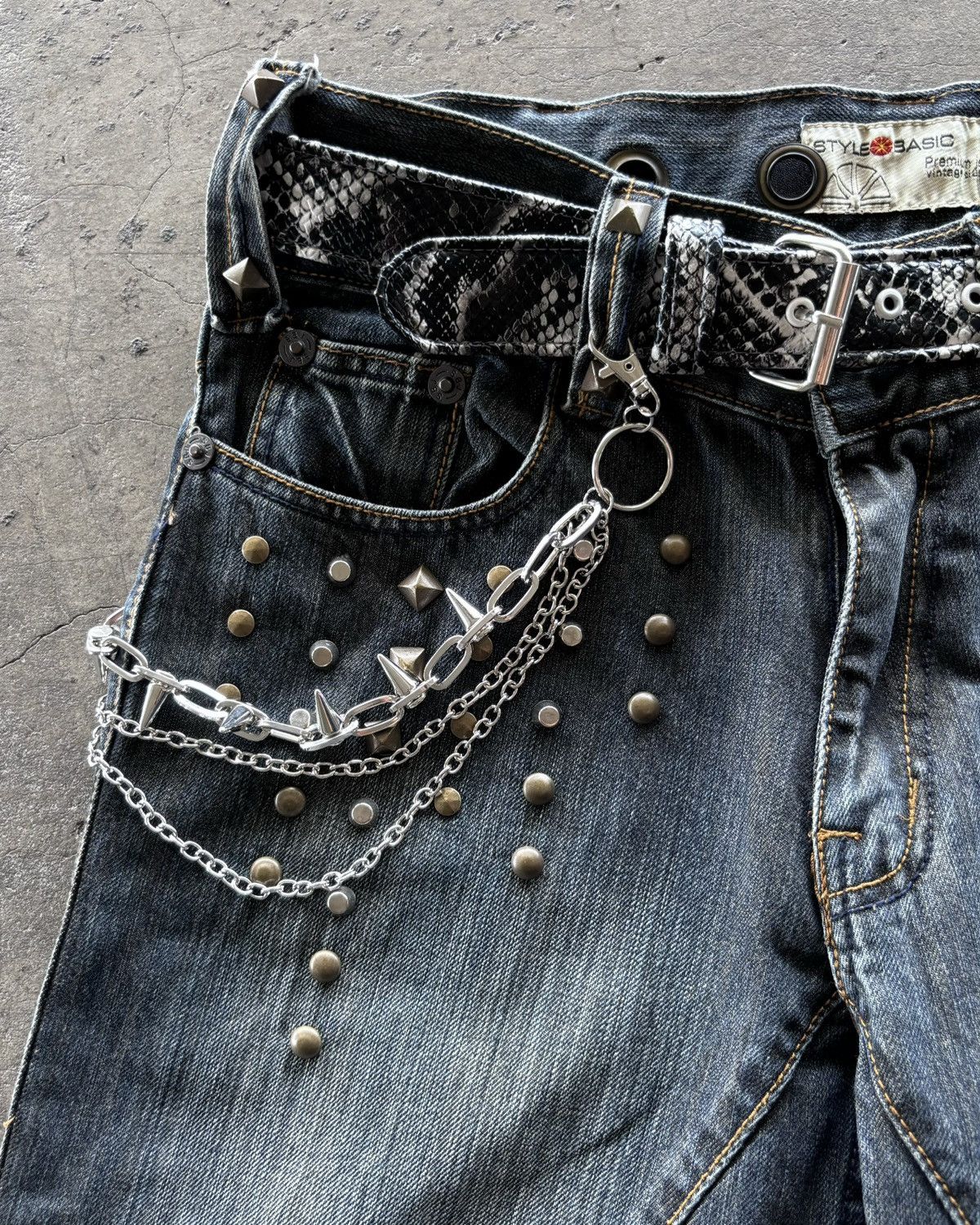 If Six Was Nine × Japanese Brand × Le Grande Bleu (L.G.B.) 2000s Style Basic Studded Denim Jeans Size US 29 - 6 Thumbnail
