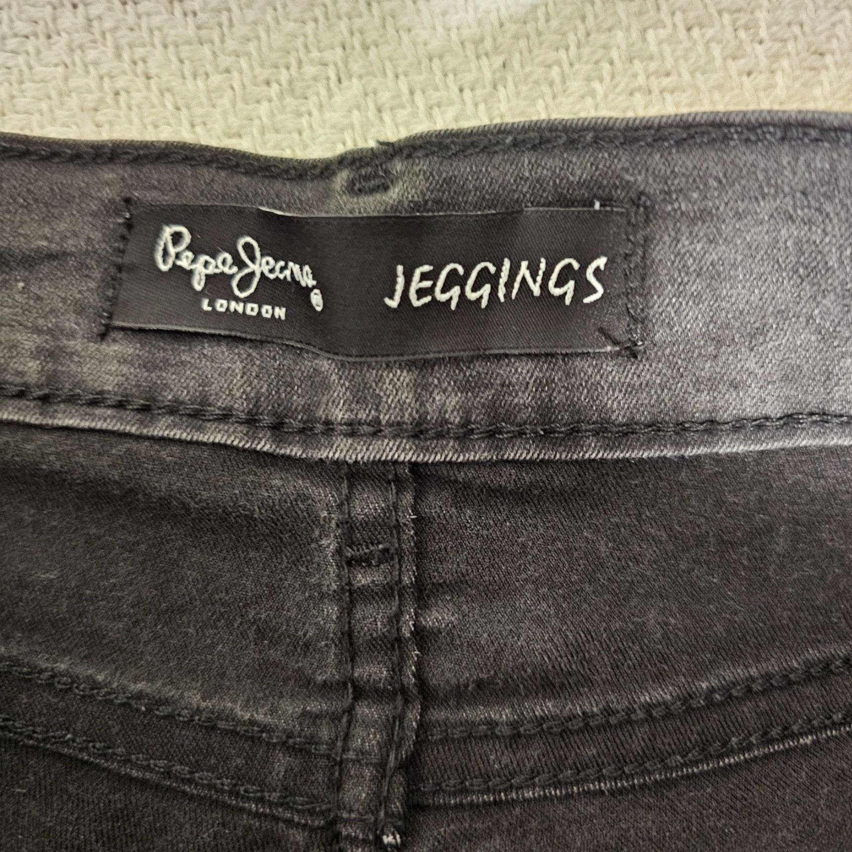 Pepe Jeans VINTAGE Pepe Jeans Women's Jeans Adult 31 Low Rise Tapered Black Light Wash Stretch Denim 5-Pocket Logo Belt Loops 90s Womens Size 24" / US 00 / IT 34 - 3 Thumbnail