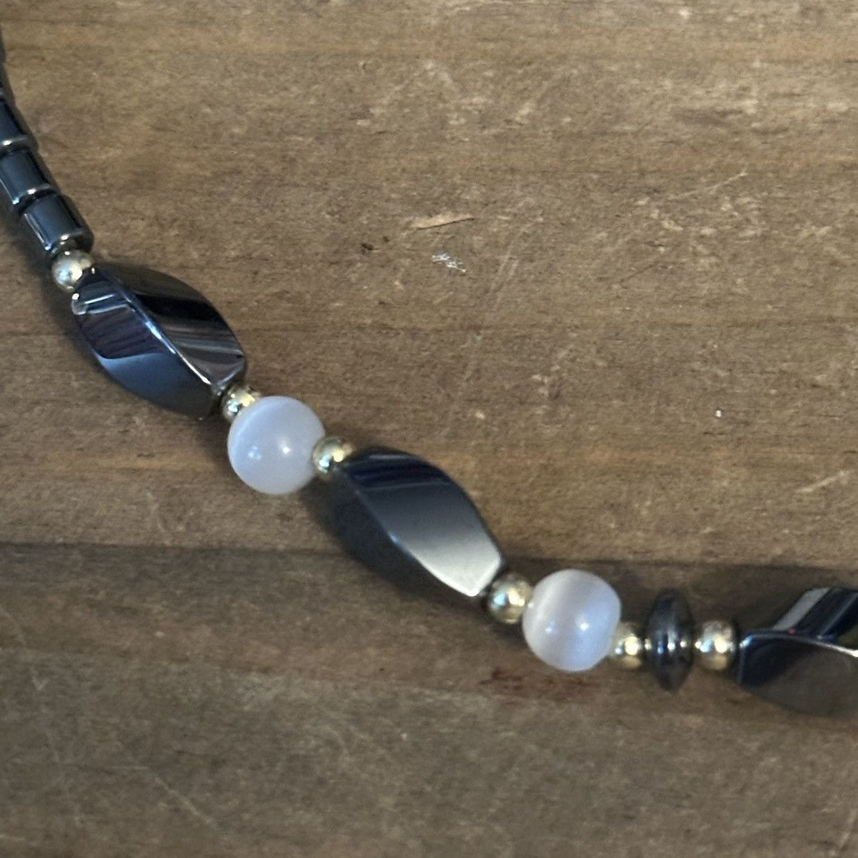 Vintage Vintage hematite and white cats eye bead necklace Size ONE SIZE - 4 Thumbnail