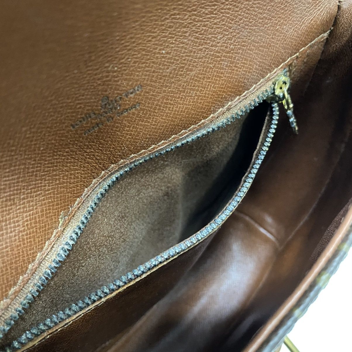 Louis Vuitton ‼️YES‼️ VINTAGE SWISS MADE ZIPPER LOUIS VUITTON CHANTILLY PM Size ONE SIZE - 12 Thumbnail
