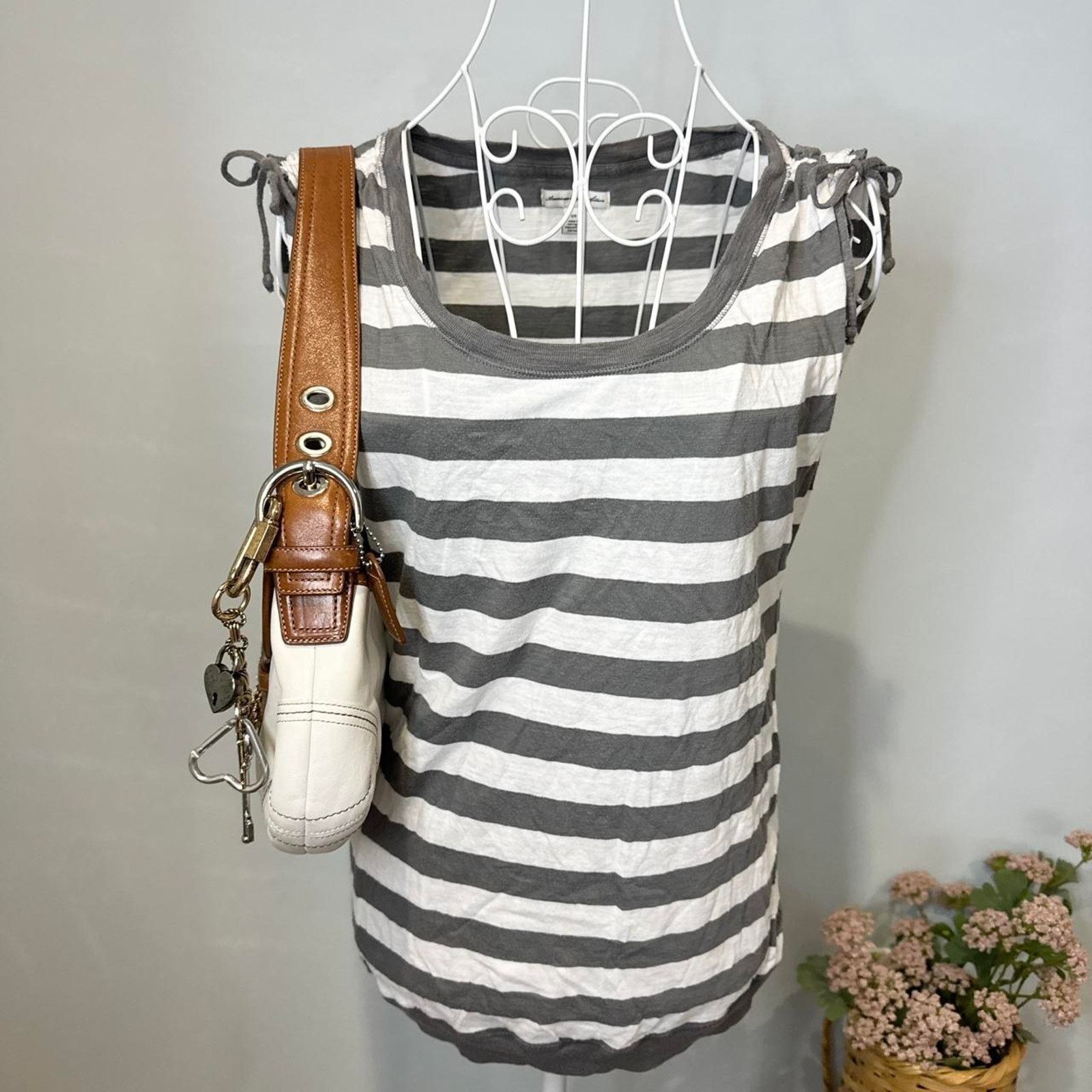 American Eagle Outfitters Cute gray striped vintage y2k american eagle top Size S / US 4 / IT 40 - 2 Thumbnail