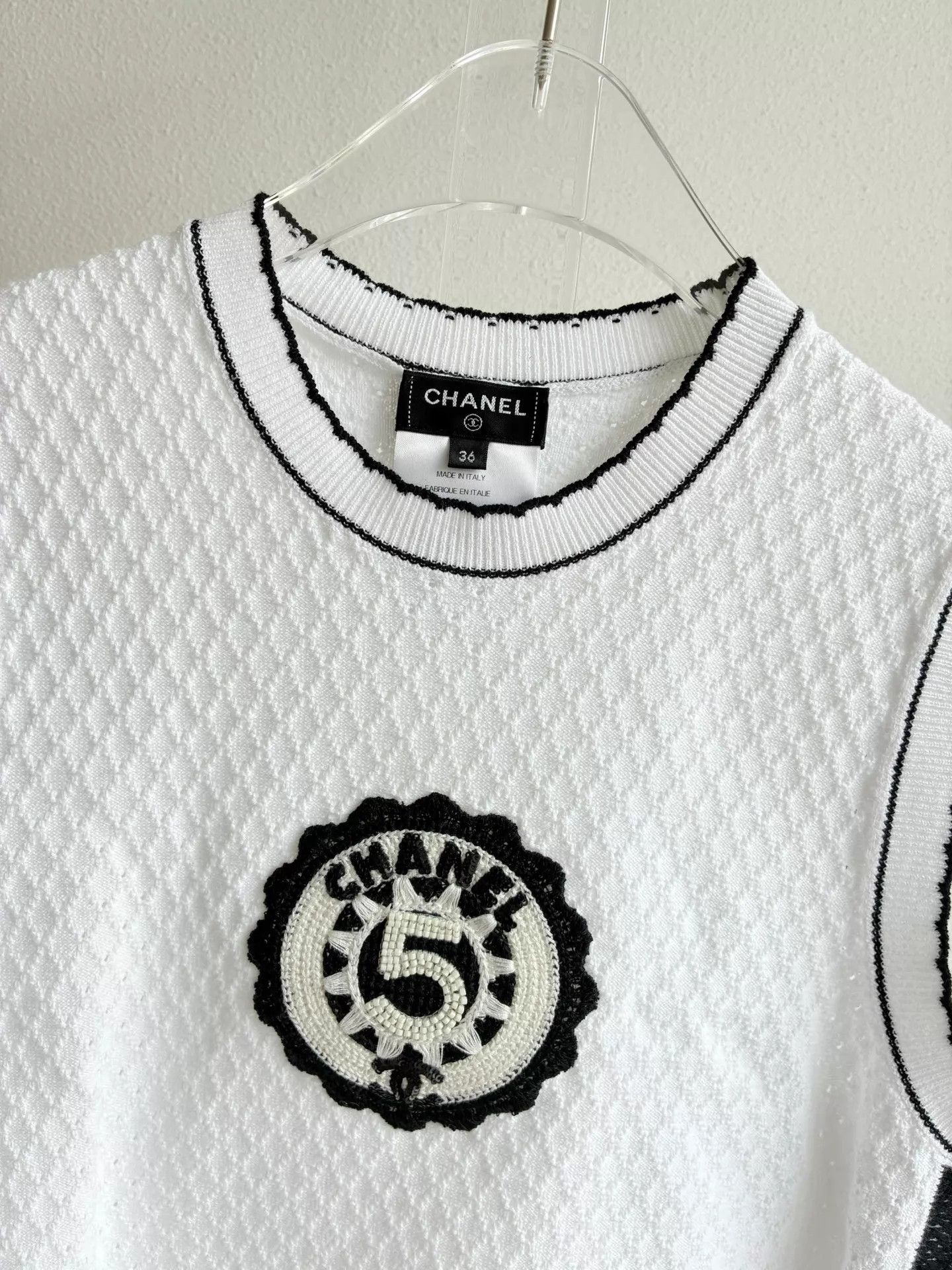 Chanel Chanel 23C No.5 Badge Black/White Colorblock Cami Size XS / US 0-2 / IT 36-38 - 4 Thumbnail