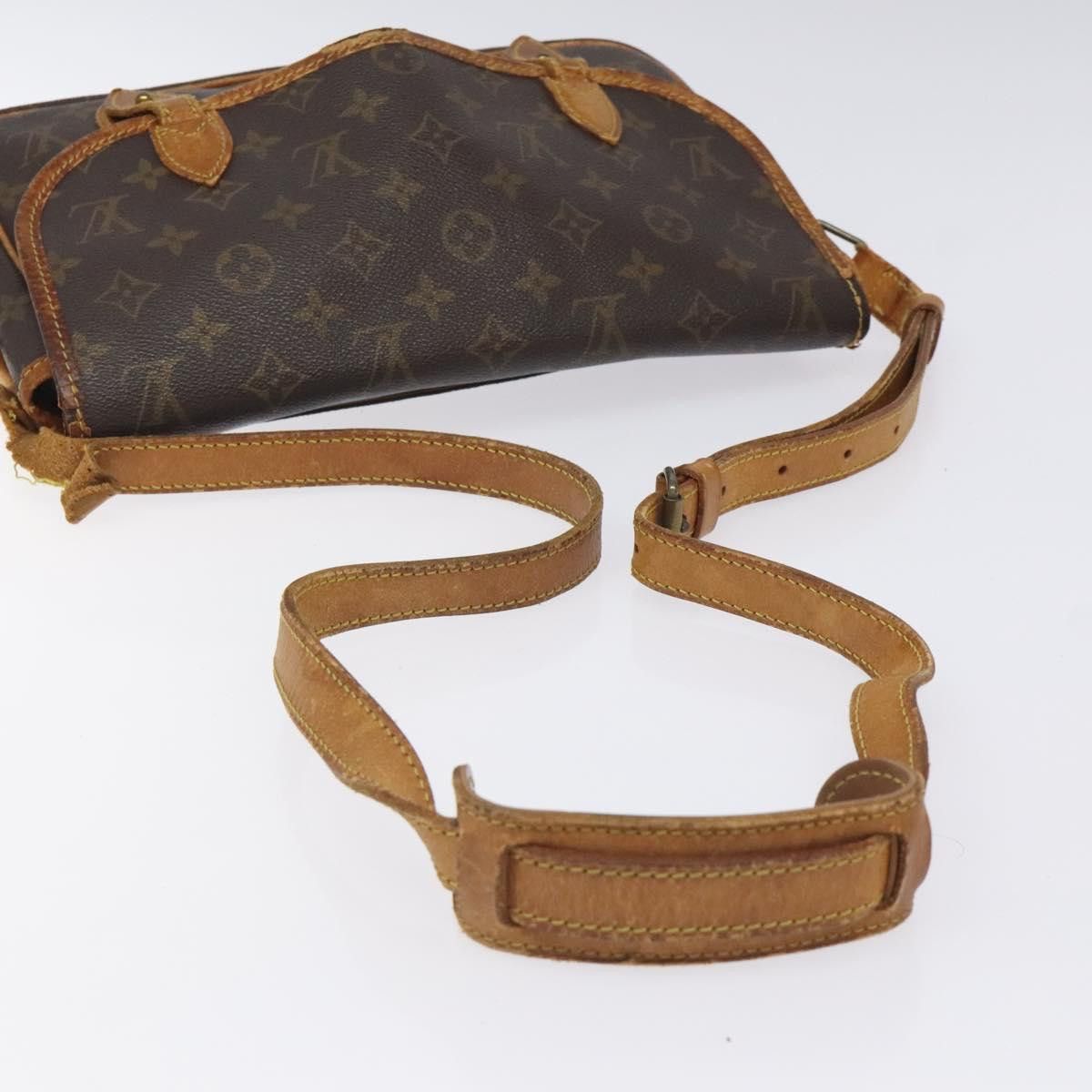 Louis Vuitton LOUIS VUITTON Monogram Givesier MM Shoulder Bag M42247 Size ONE SIZE - 7 Thumbnail