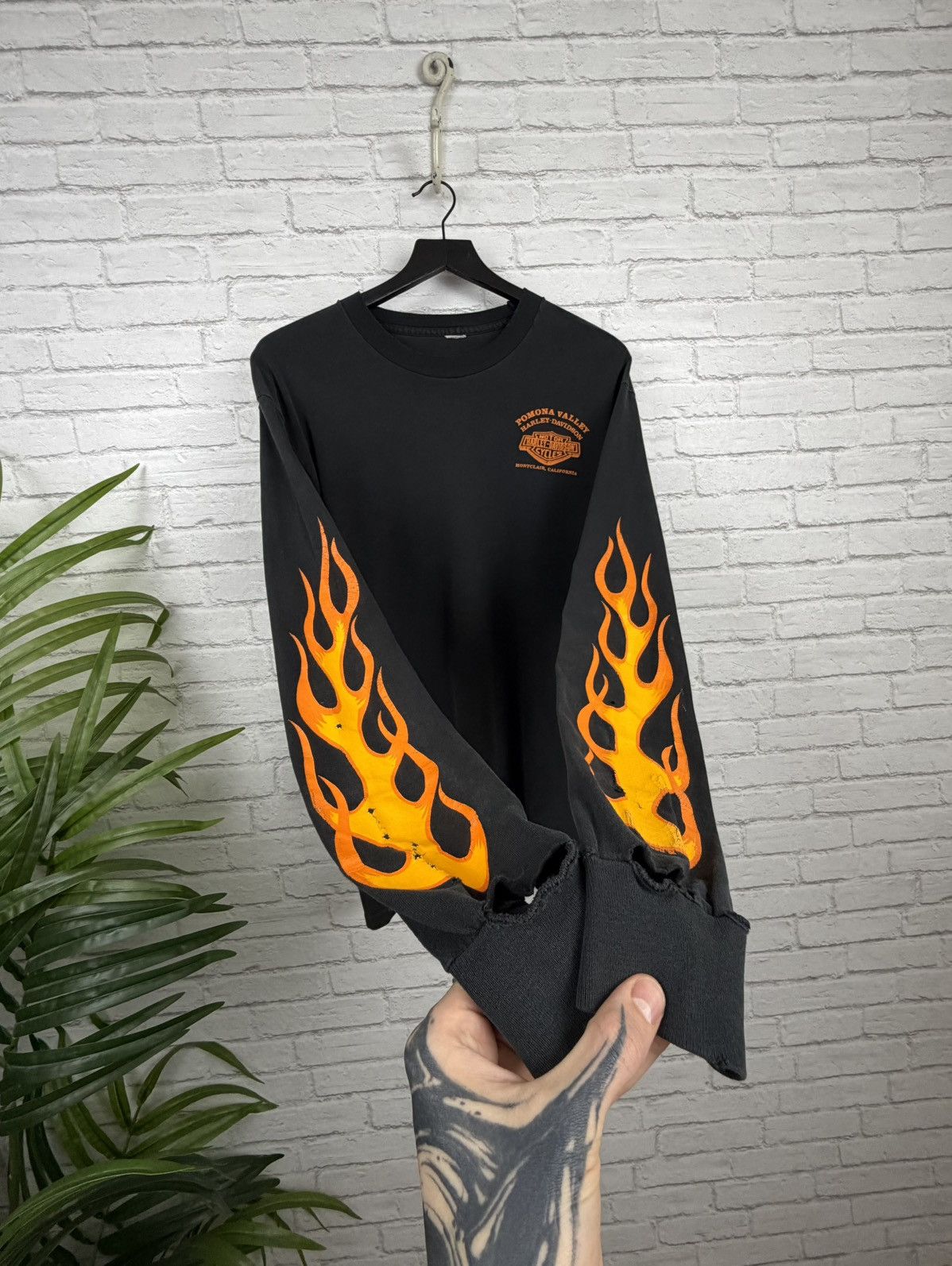 Harley Davidson (M) THRASHED OUT Flames Harley Davidson Long Sleeve T Shirt Size US M / EU 48-50 / 2 - 1 Thumbnail