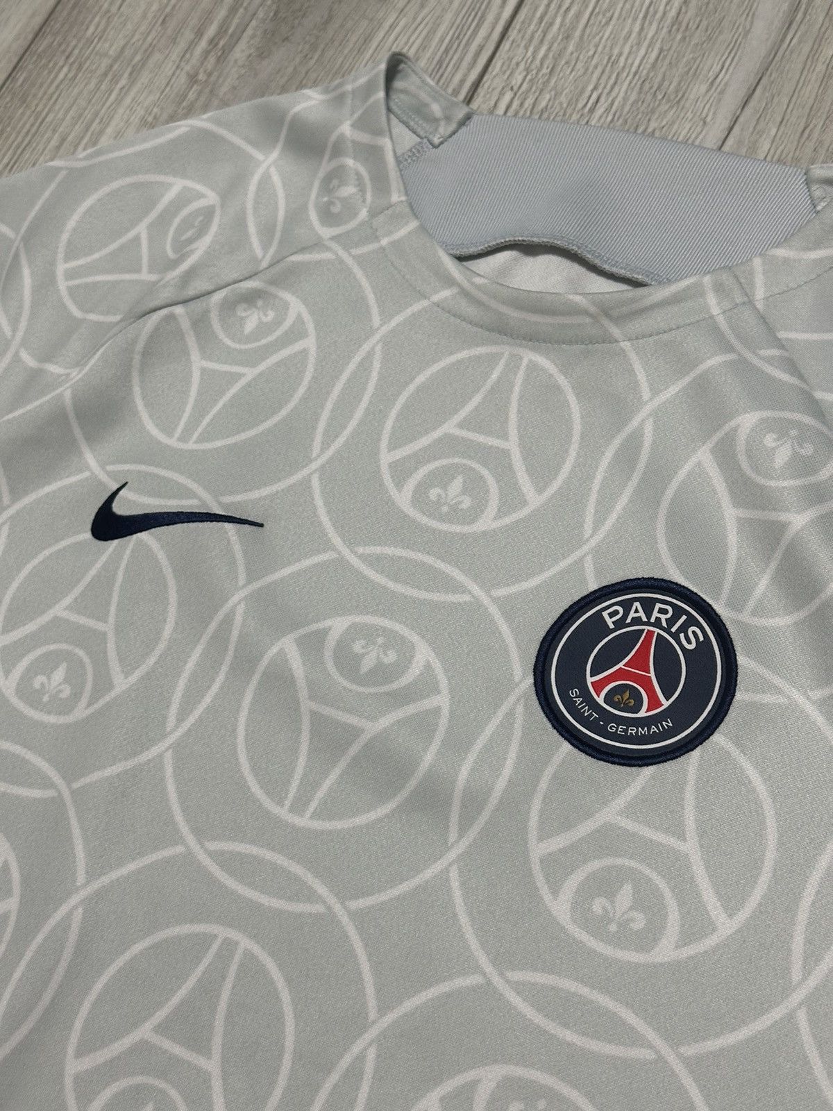 Nike Nike Dri-Fit Paris Saint-Germain Pre-Match Jerseys Size US S / EU 44-46 / 1 - 3 Thumbnail