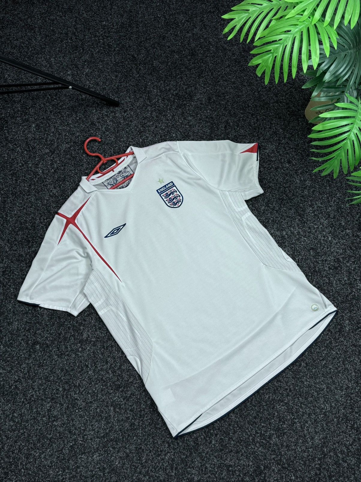 Umbro ENGLAND 2005 2007 HOME SHIRT FOOTBALL SOCCER JERSEY SIZE L Size US L / EU 52-54 / 3 - 22 Thumbnail
