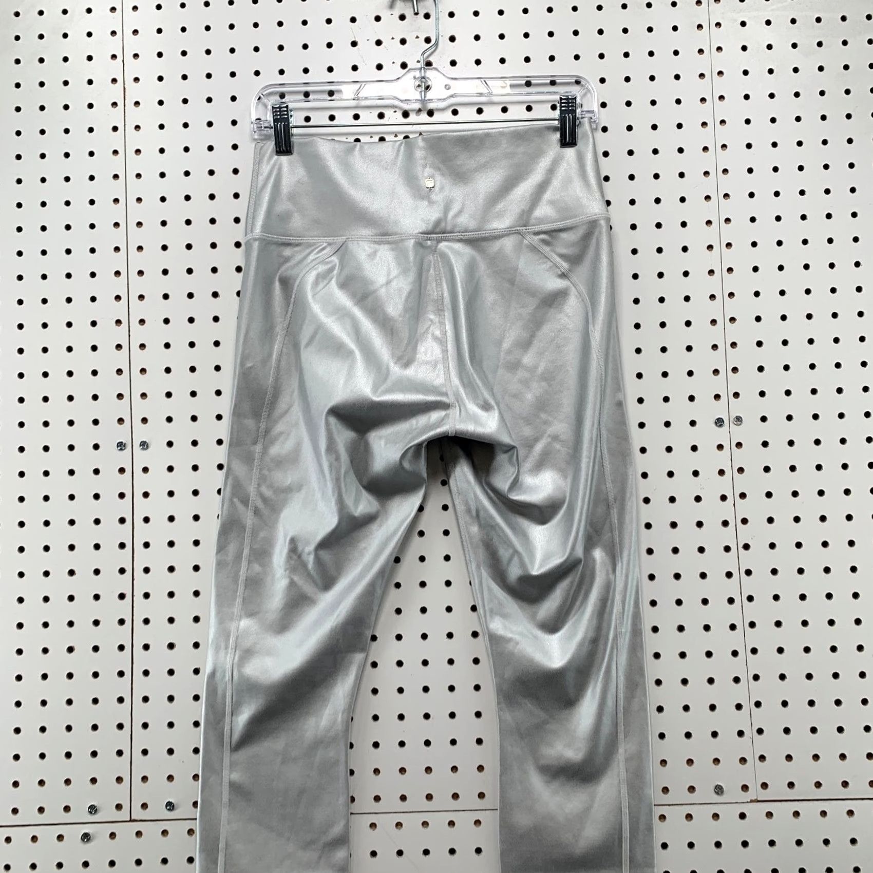 Fabletics Fabletics Leggings Womens Large Shiny Silver 28x28 Casual Active Workout Skinny Inseam 28 in Size 36" / US 14 / IT 50 - 7 Thumbnail