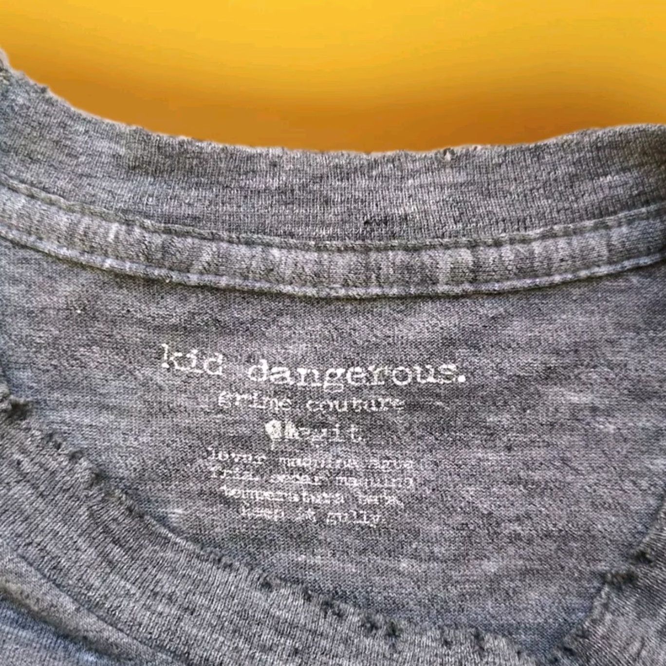 Vintage VINTAGE Kid Dangerous KISS T Shirt L Gray Short Sleeve Crew Neck Men Size US L / EU 52-54 / 3 - 5 Thumbnail