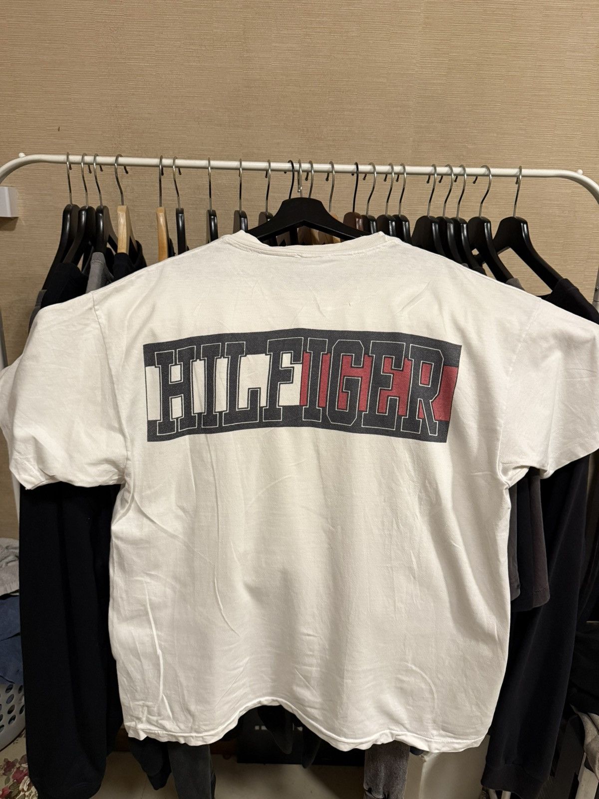 Tommy Hilfiger Vintage 1990s Tommy Hilfiger Single Stitched Tee Size US L / EU 52-54 / 3 - 4 Thumbnail