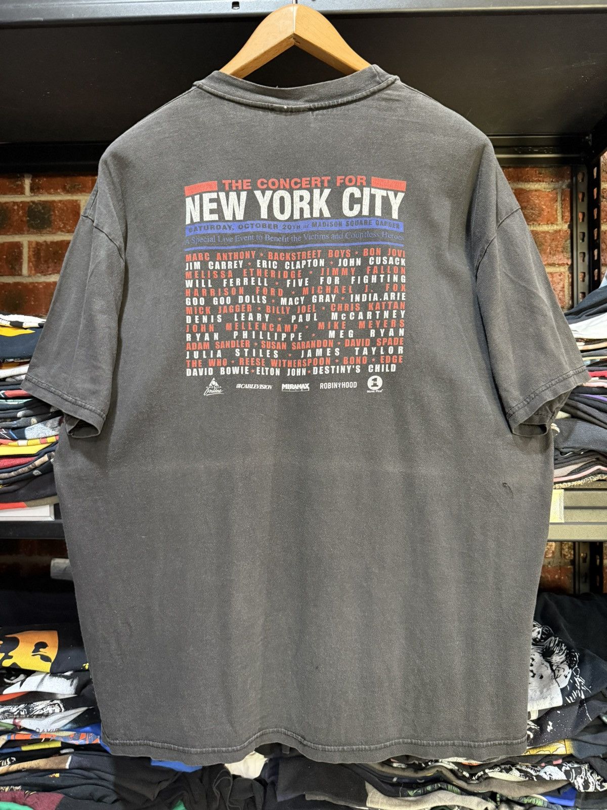 Band Tees Thrashed Vintage 90s The Concert For New York City Sun Faded Size US XL / EU 56 / 4 - 2 Thumbnail