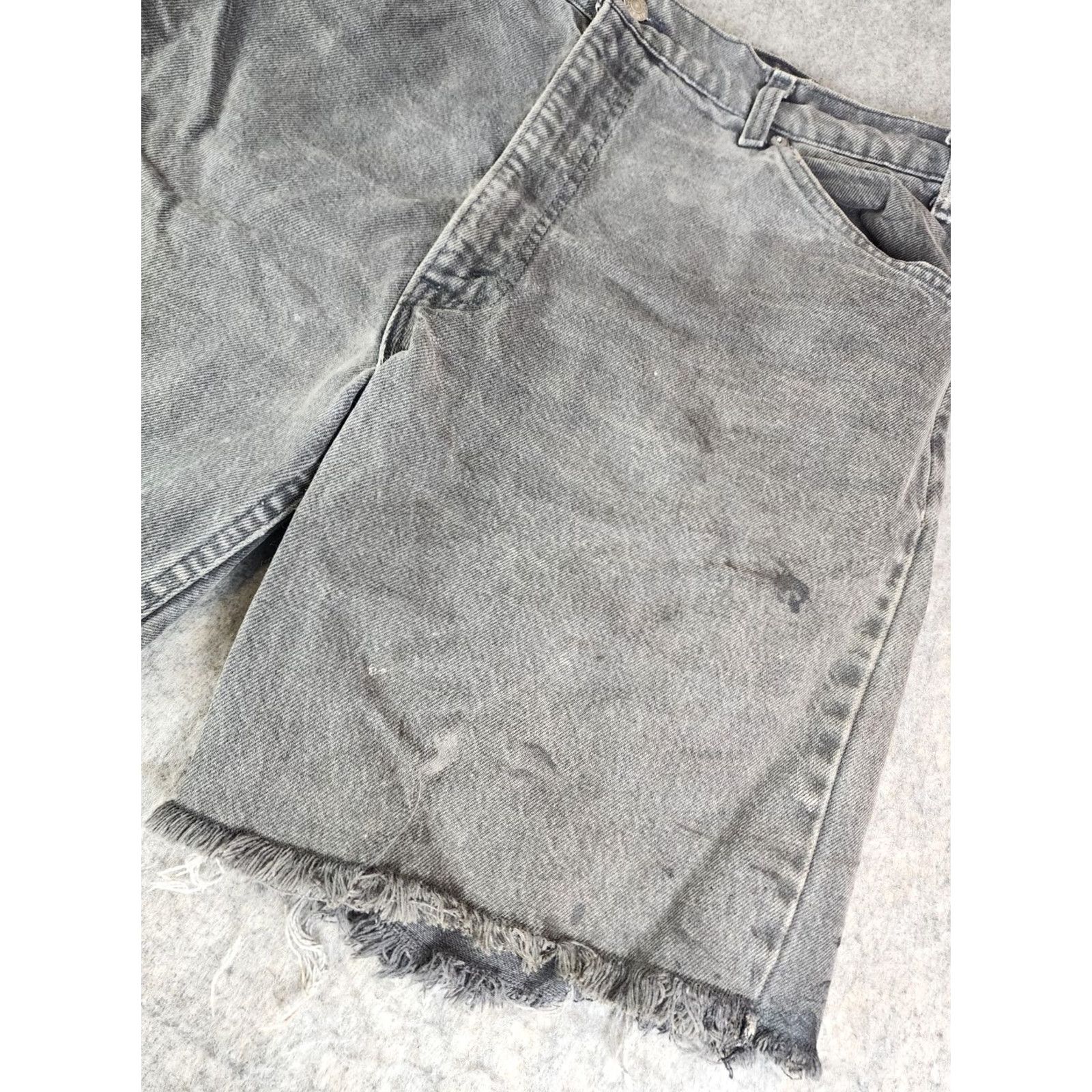 Levi's Vintage Levi's 550 Jeans Shorts Mens 36 Black Distressed Denim USA 5-Pocket Relaxed Straight Package N/A Size US 36 / EU 52 - 3 Thumbnail