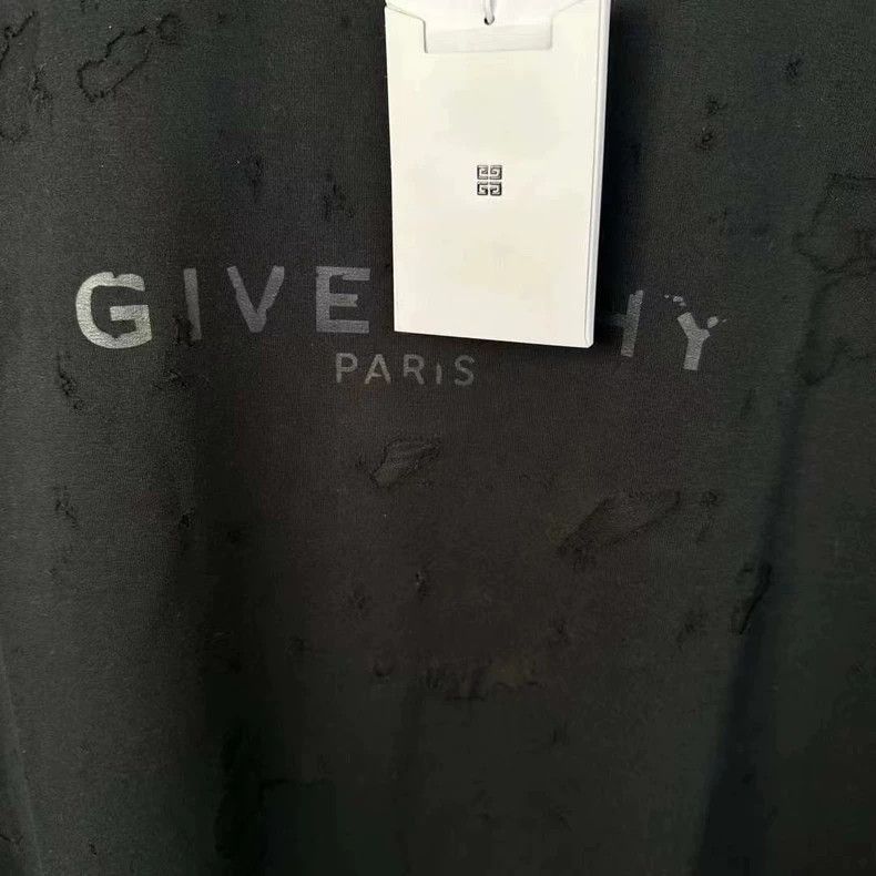 Givenchy Givenchy Latest Big Hole Short Sleeve, size XS Size US XS / EU 42 / 0 - 3 Thumbnail