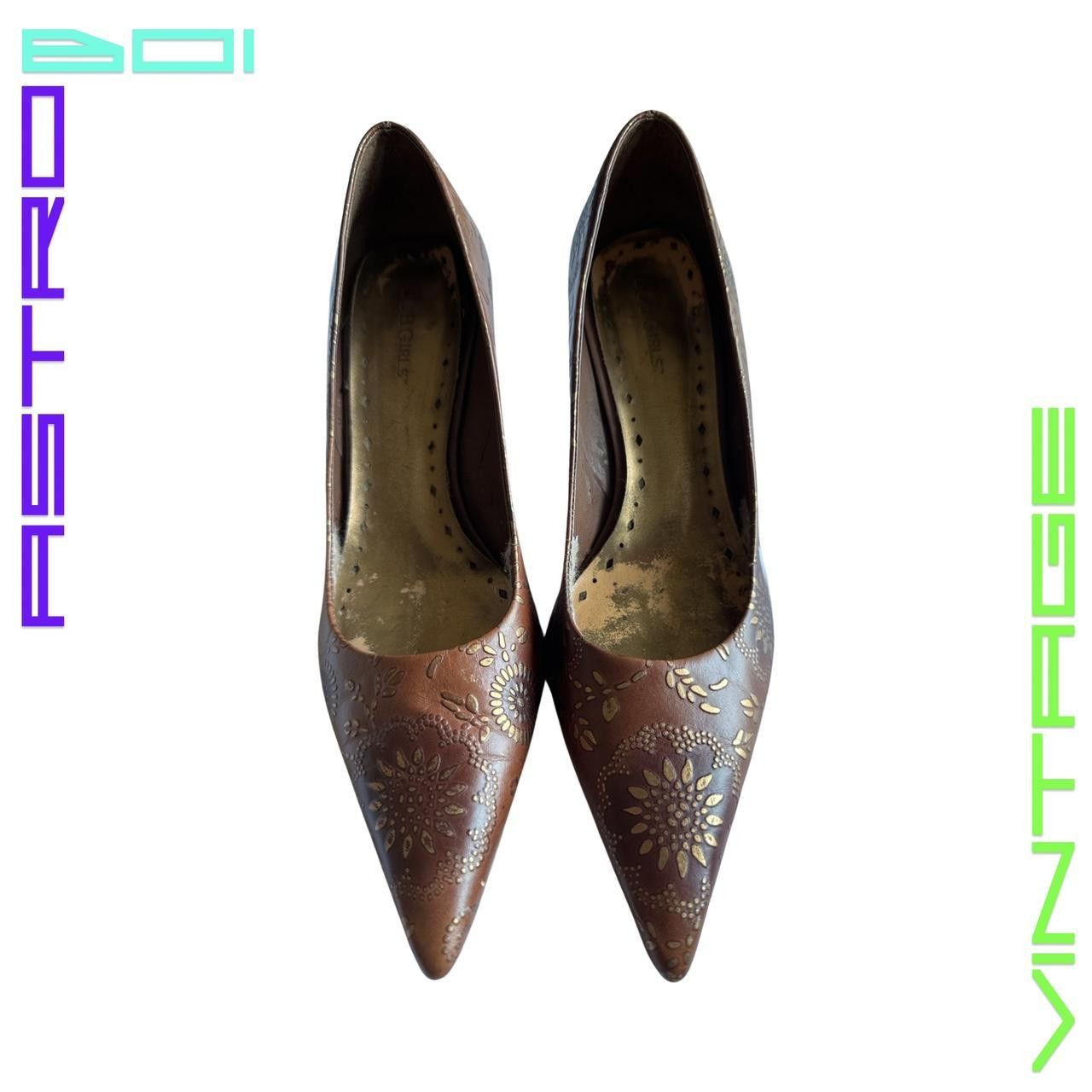 Bcbgmaxazria BCBG GIRLS BROWN FAUX LEATHER HEELS _ size 8 Size US 8 / IT 38 - 1 Thumbnail
