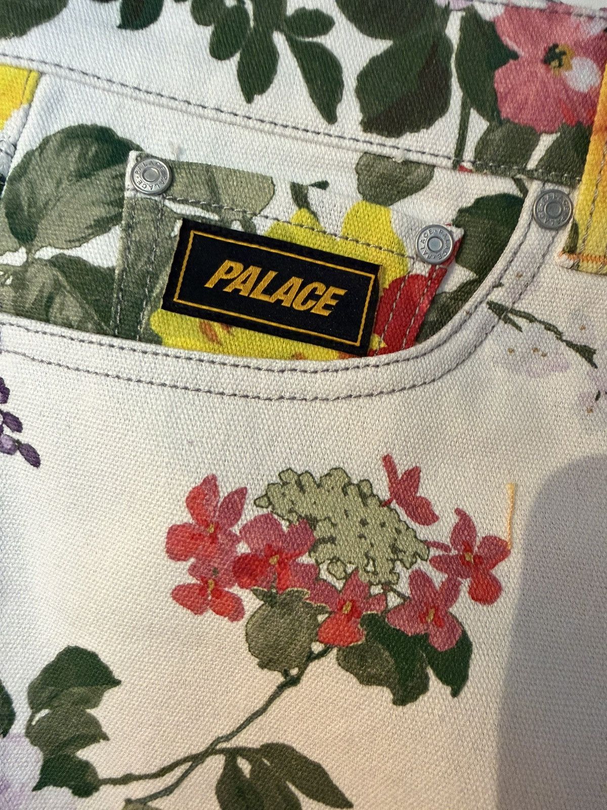 Palace Palace baggy panel jean flowers Size US 32 / EU 48 - 2 Thumbnail