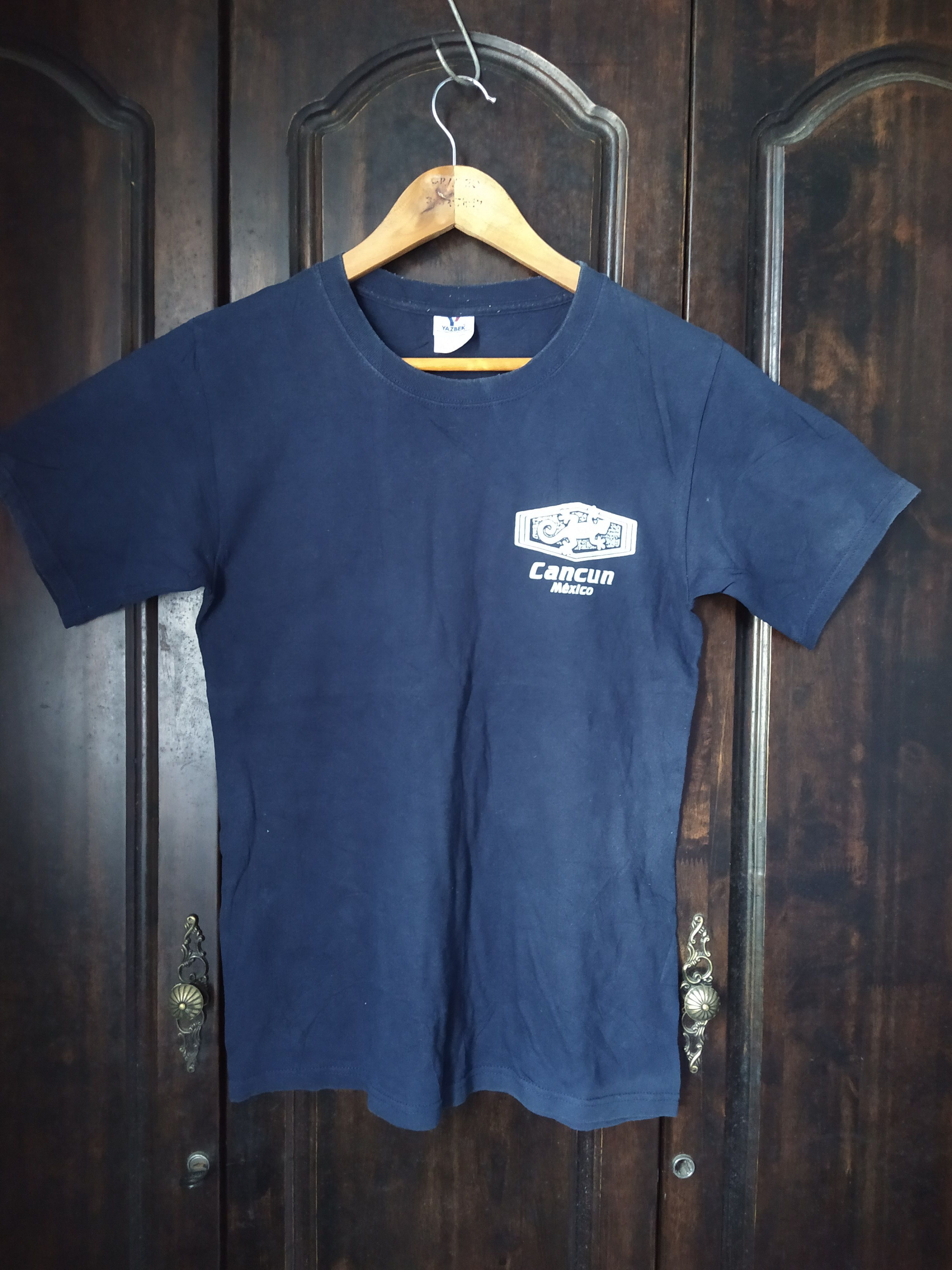 Vintage Vintage Cancun Mexico T-Shirt Navy Blue Y2K / 90s Size US S / EU 44-46 / 1 - 2 Thumbnail