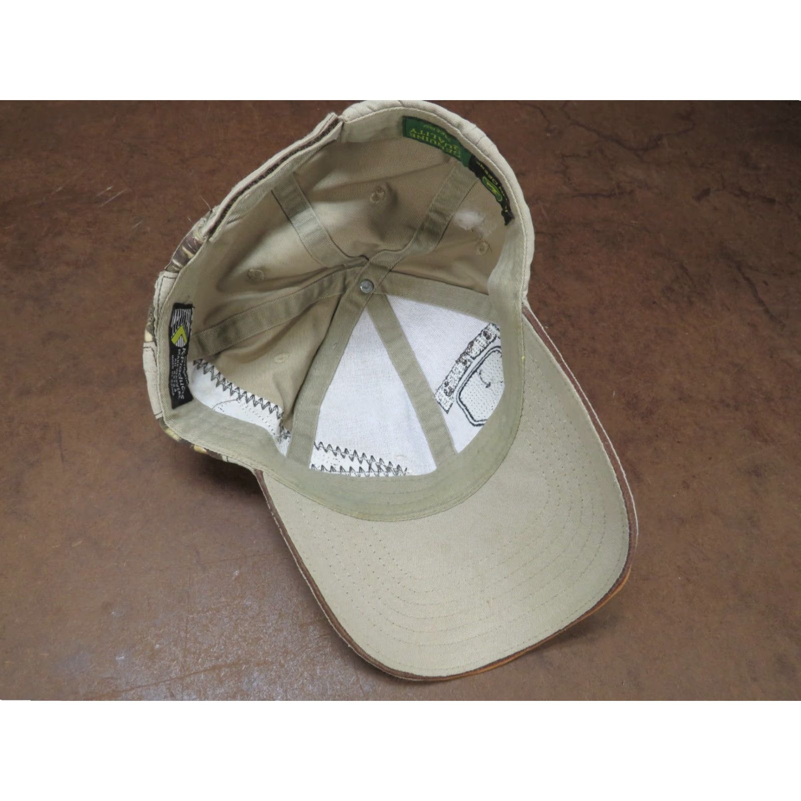 Equipment VTG John Deere Equipment Deer hunting camo Tractor trucker cap hat Size ONE SIZE - 6 Thumbnail