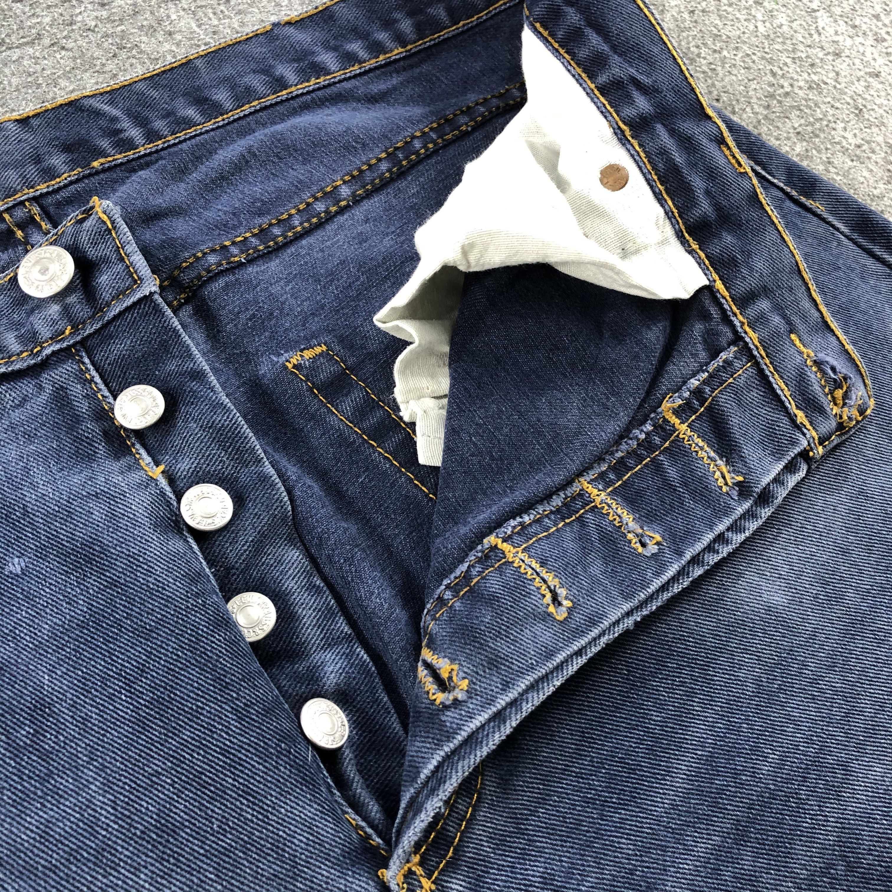 Levi's Vintage 90s Ripped Levis 501 Jeans-J1385 Size US 36 / EU 52 - 9 Thumbnail