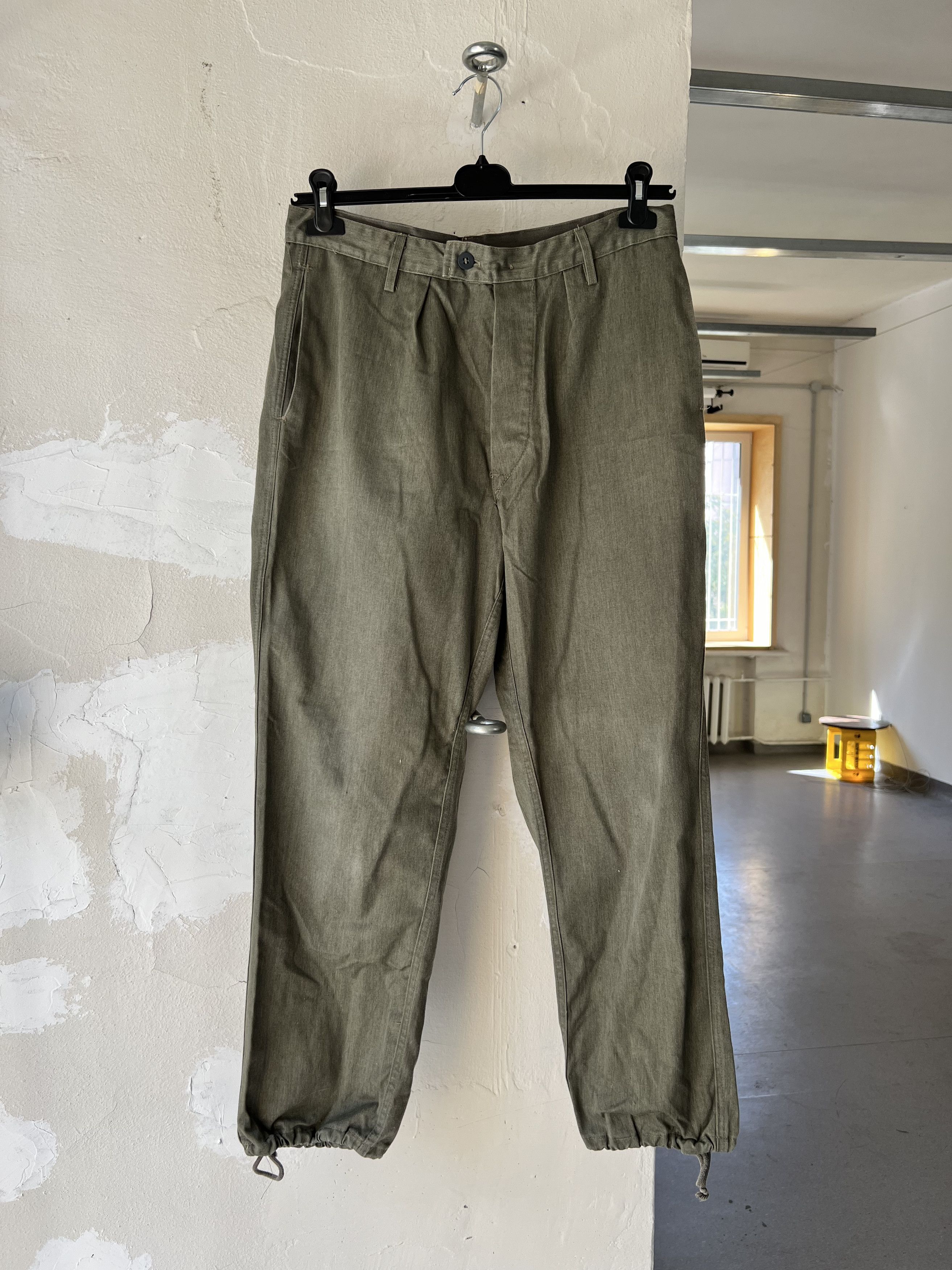 Other World War Vintage Chino Jogger Heavy Cotton Pants Size US 32 / EU 48 - 1 Thumbnail