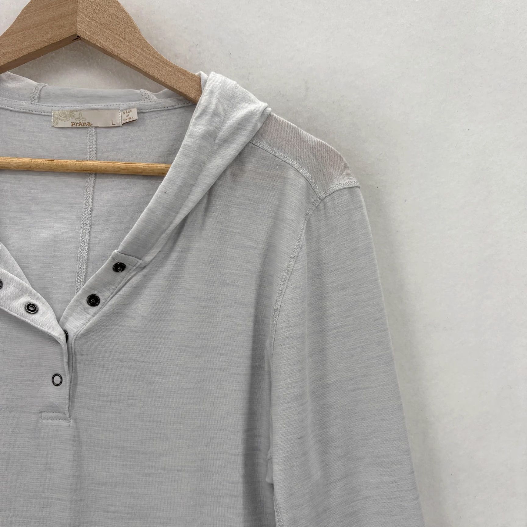 Prana PrAna Sol Protect Hoodie Womens L Gray Pullover Lightweight Henley Outdoor Trail Size L / US 10 / IT 46 - 2 Thumbnail