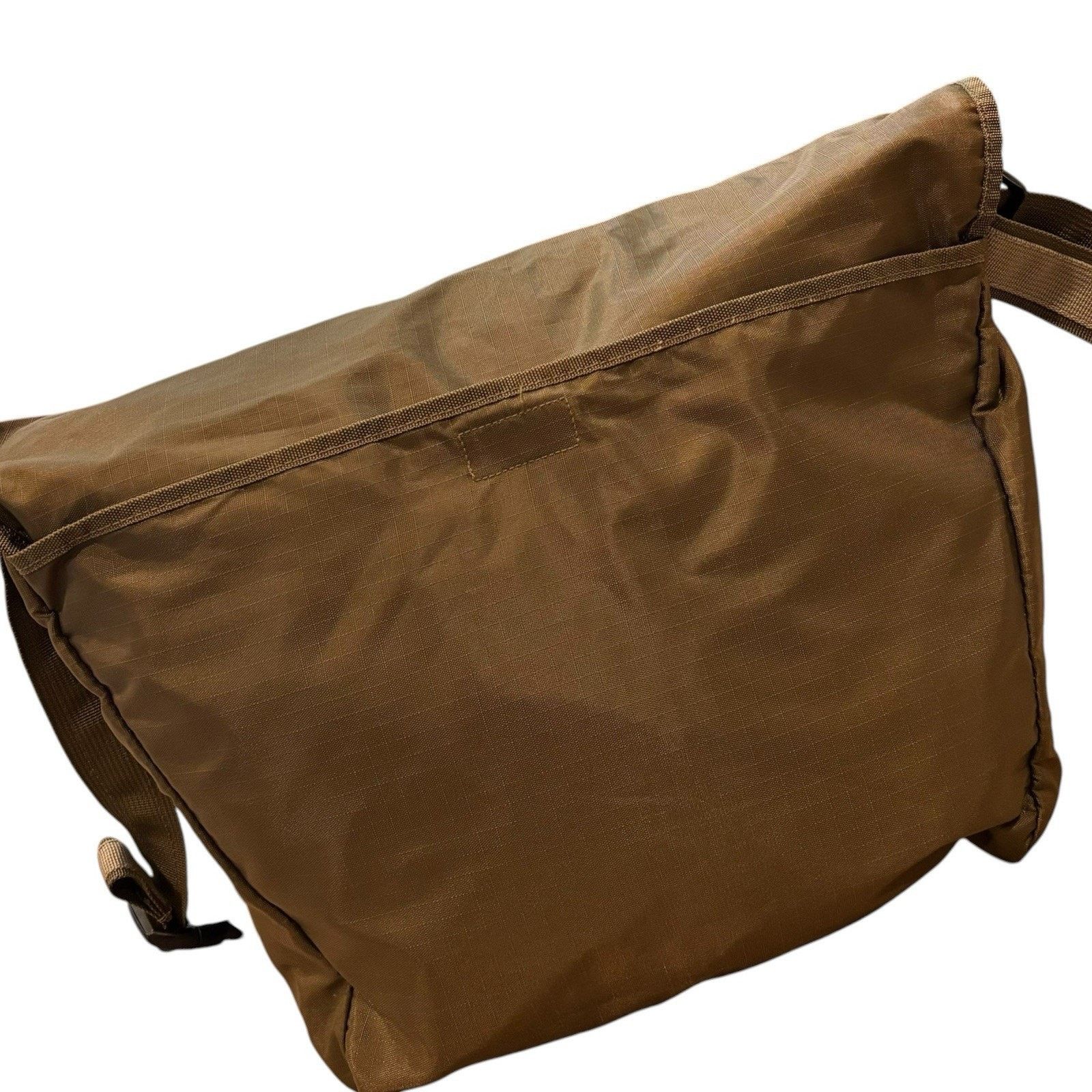 Gap Gap 2002 Olive Green Nylon Messenger Bag NEW WITH TAGS Size ONE SIZE - 3 Thumbnail
