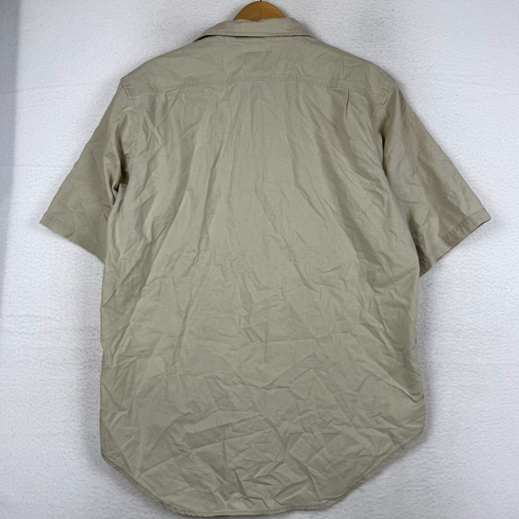 Vintage VINTAGE Woolrich Mens Large Tan Cotton Short Sleeve Button Up Made USA Shirt 60s 70s Casual Outdoor Pockets Modeled Men's Clothing Beige Body Size US 33 - 7 Thumbnail