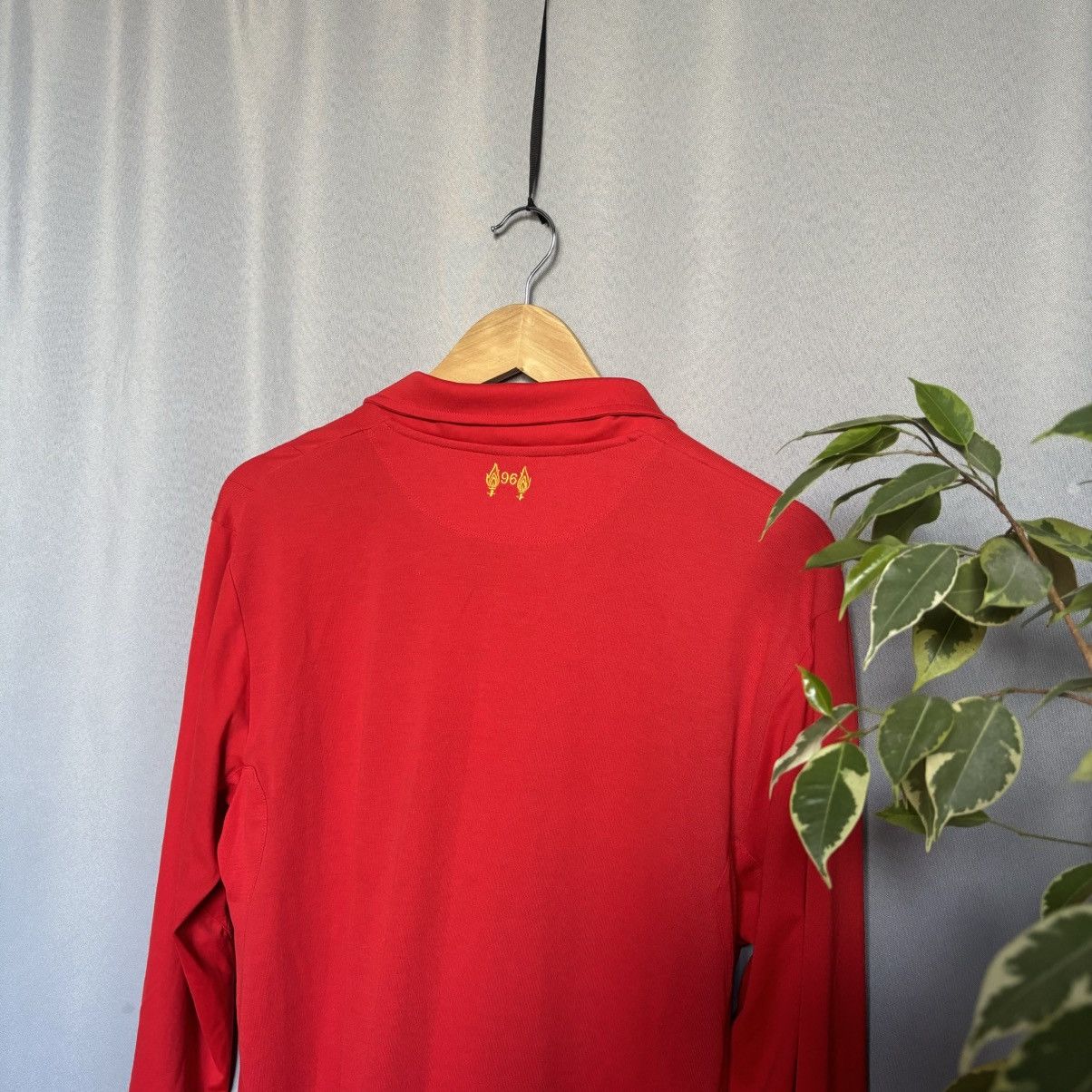Warrior Warrior FC Liverpool red jersey large long sleeve Size US L / EU 52-54 / 3 - 5 Thumbnail