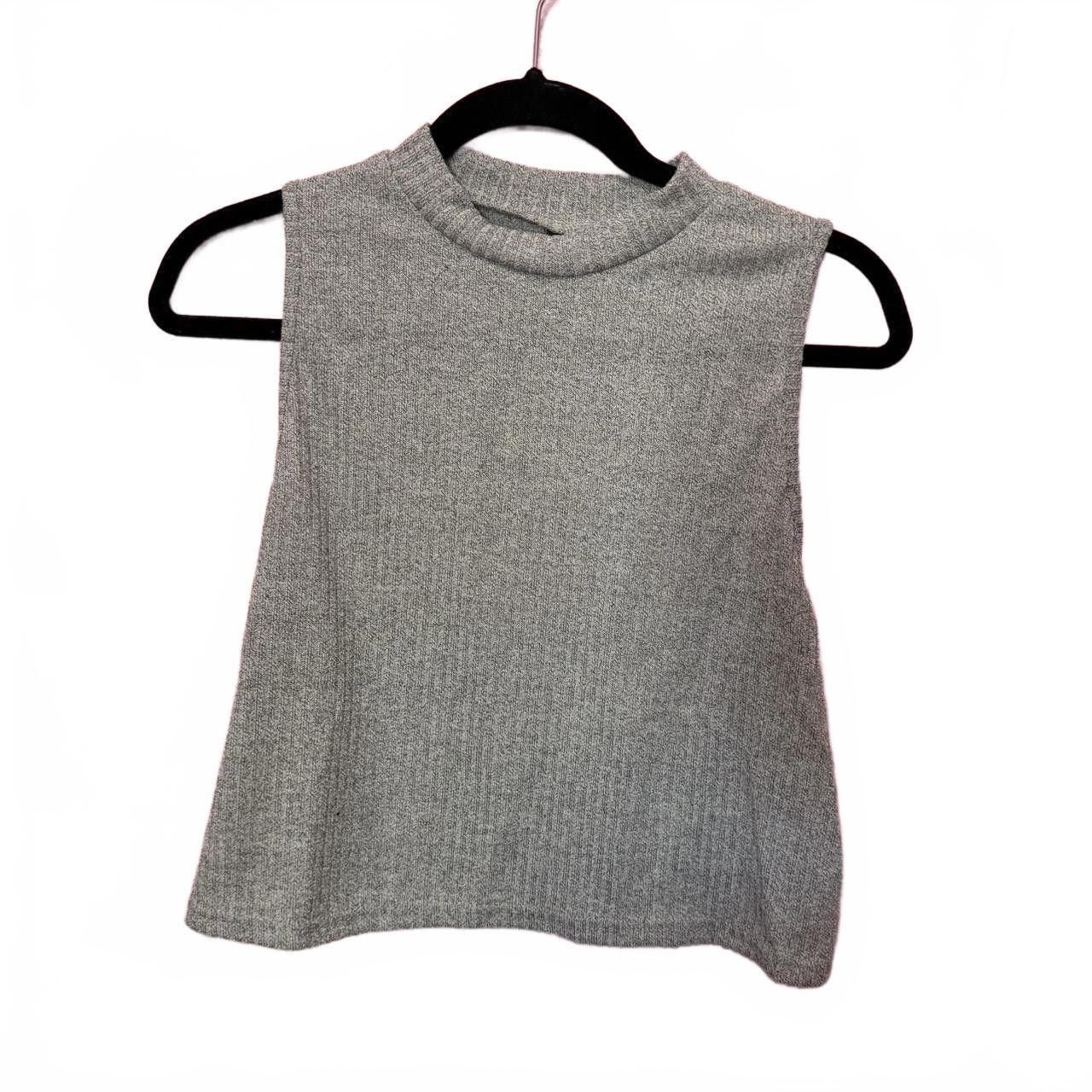 Designer Stylish Sleeveless Gray Knit Crop Top Size M / US 6-8 / IT 42-44 - 1 Preview