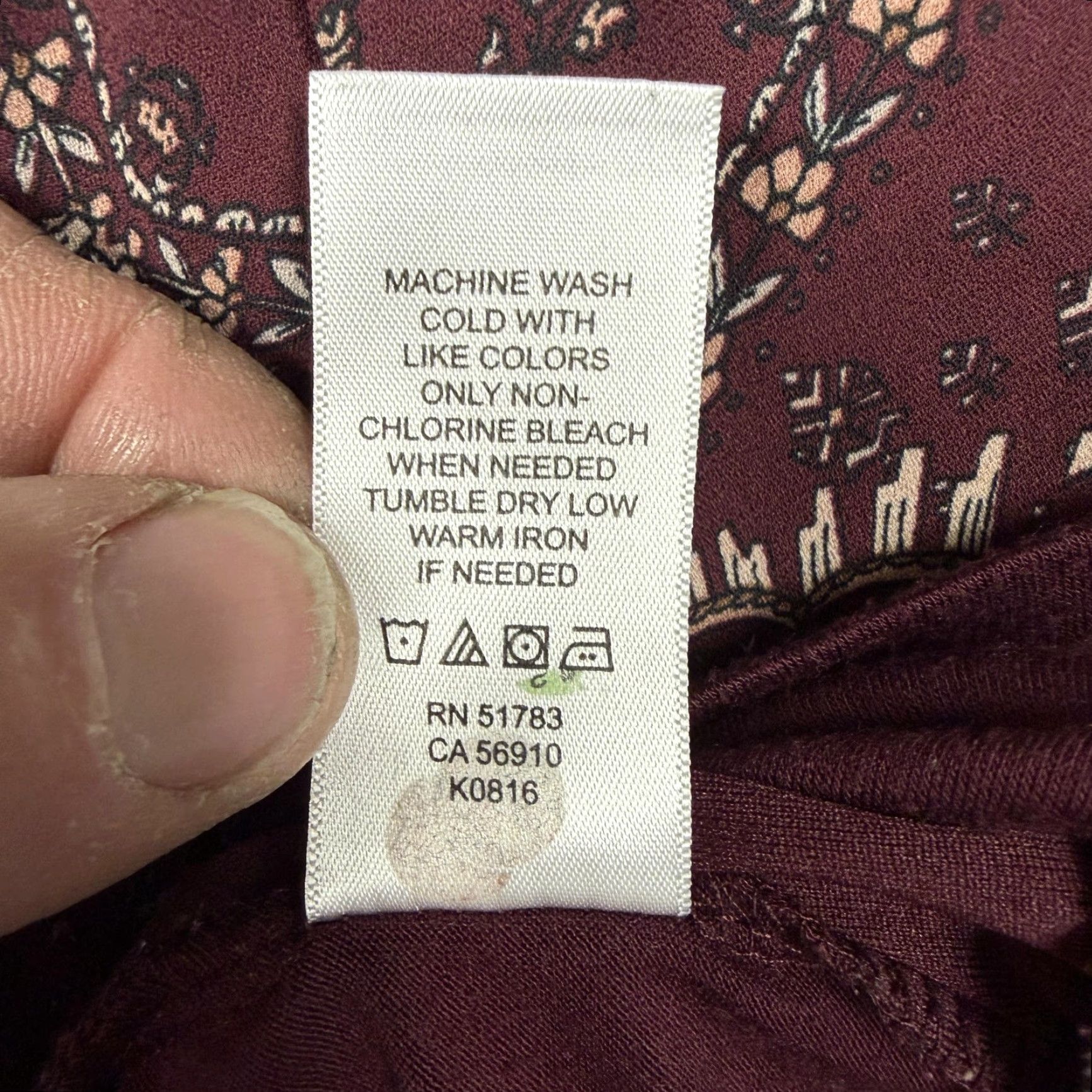 Vintage Maurices Camisole Tank Top + Plus 4 Maroon Geometric Boho Chic Festival Tribal Indie Shirt Women Sleeveless V-Neck Strappy Sleeve Lined Relaxed Size S / US 4 / IT 40 - 6 Thumbnail