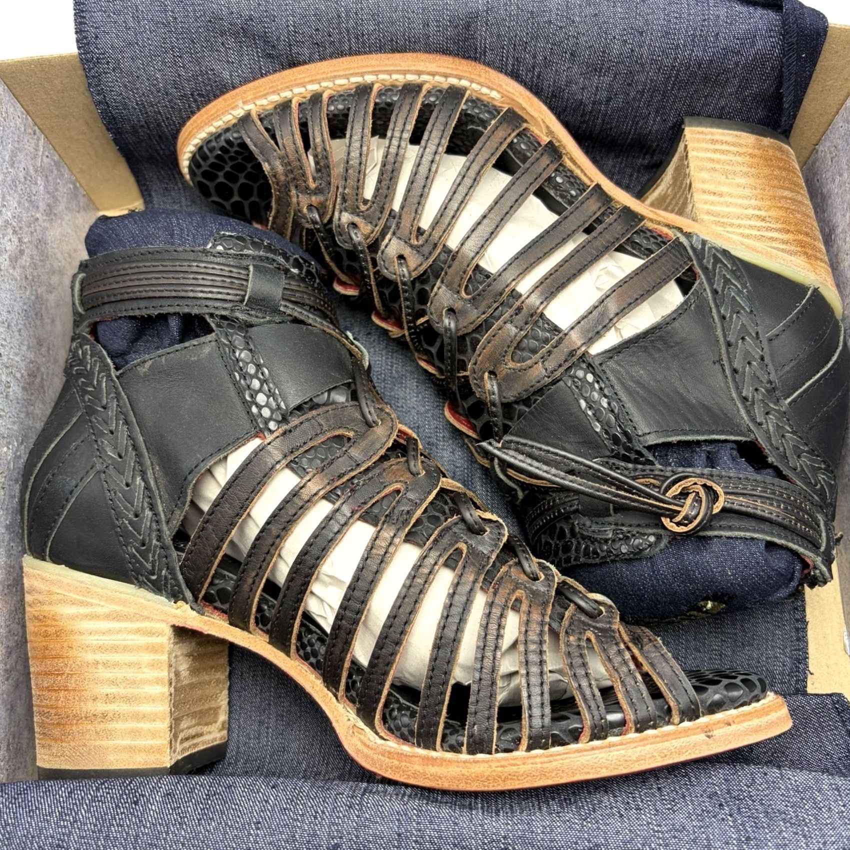 FREEBIRD Freebird by Steven Sandal Womens 9 Wazee Black Peep Toe Gladiator Boho Casual Size US 9 / IT 39 - 3 Thumbnail