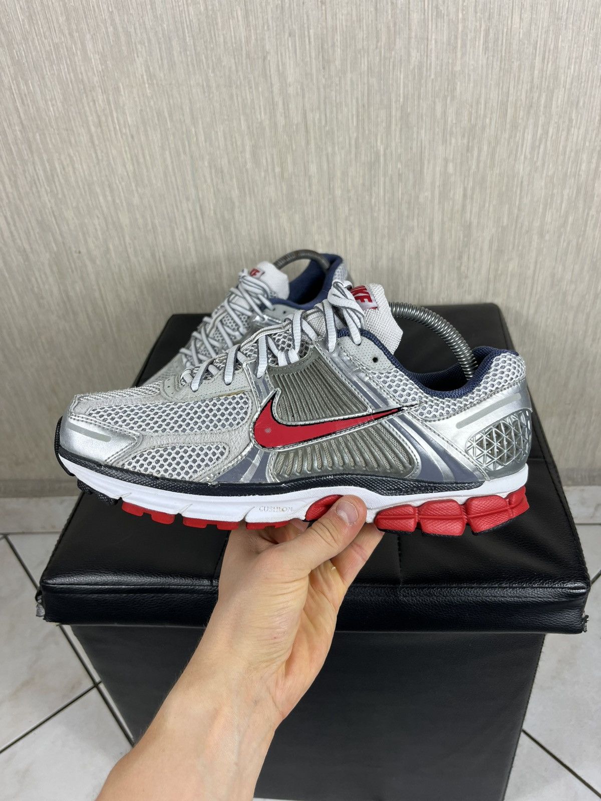 Nike Vintage Nike Vomero 5 mesh y2k silver retro sneakers shoes Size US 8 / EU 41 - 15 Thumbnail