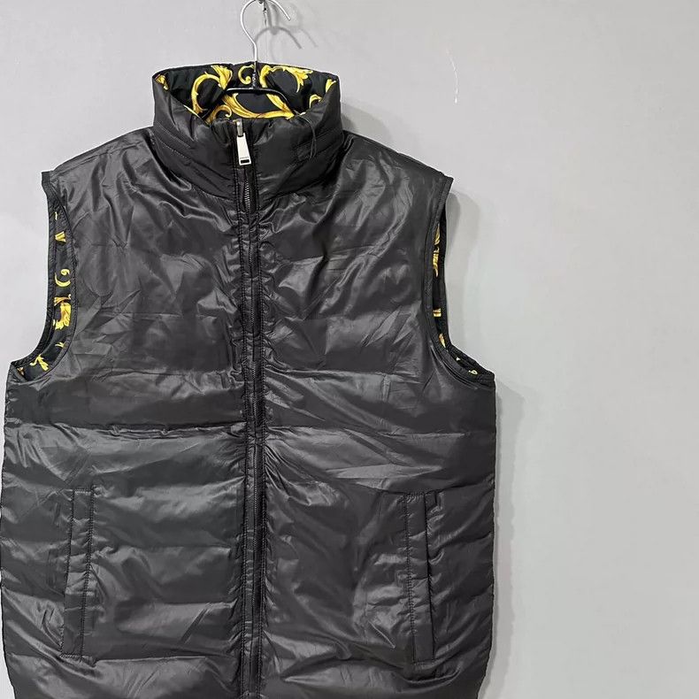 Versace Versace Baroque style reversible down jacket vest Size M / US 6-8 / IT 42-44 - 4 Thumbnail