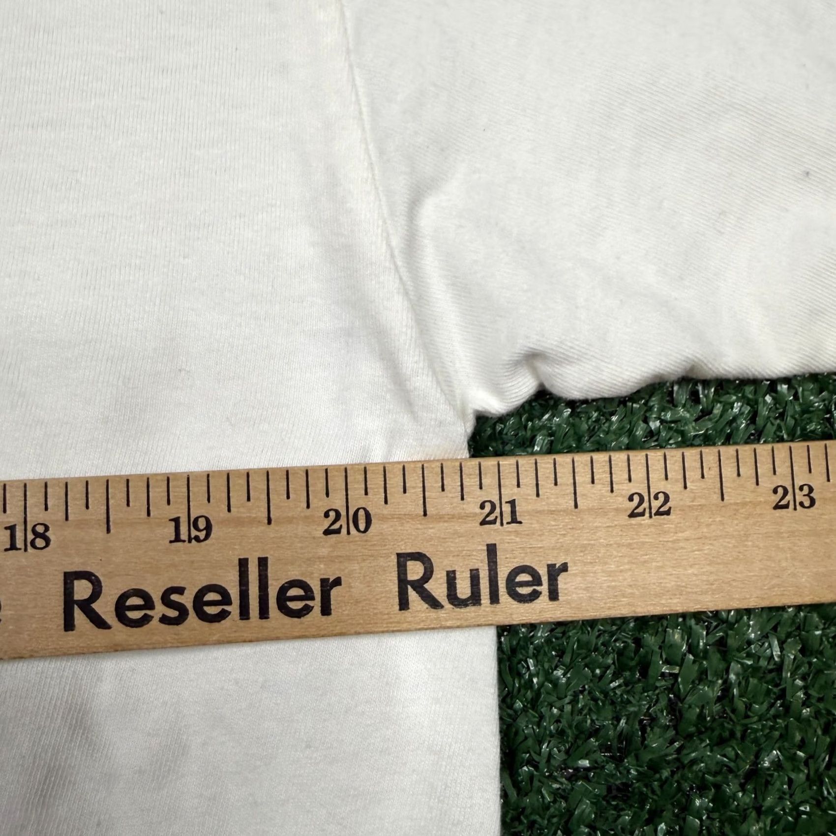 Vintage VINTAGE Glossier Birthday Logo T Shirt? Size US L / EU 52-54 / 3 - 5 Thumbnail