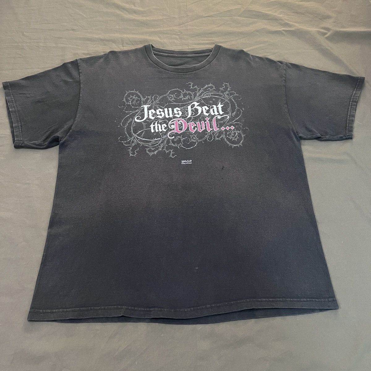 Vintage Vintage Y2K Jesus beat the devil God Lord Bible Tee XL Faded Size US XL / EU 56 / 4 - 2 Thumbnail