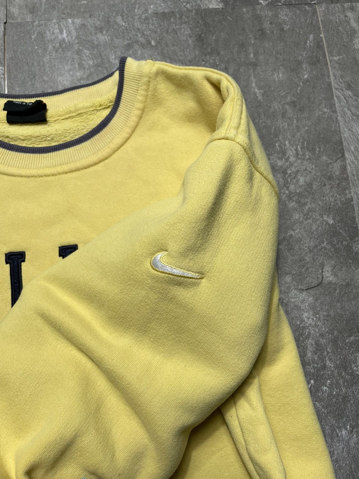 Nike Nike Vintage Sweatshirt Big Logo Boxy Cropped Japanese Y2K Size US S / EU 44-46 / 1 - 7 Thumbnail