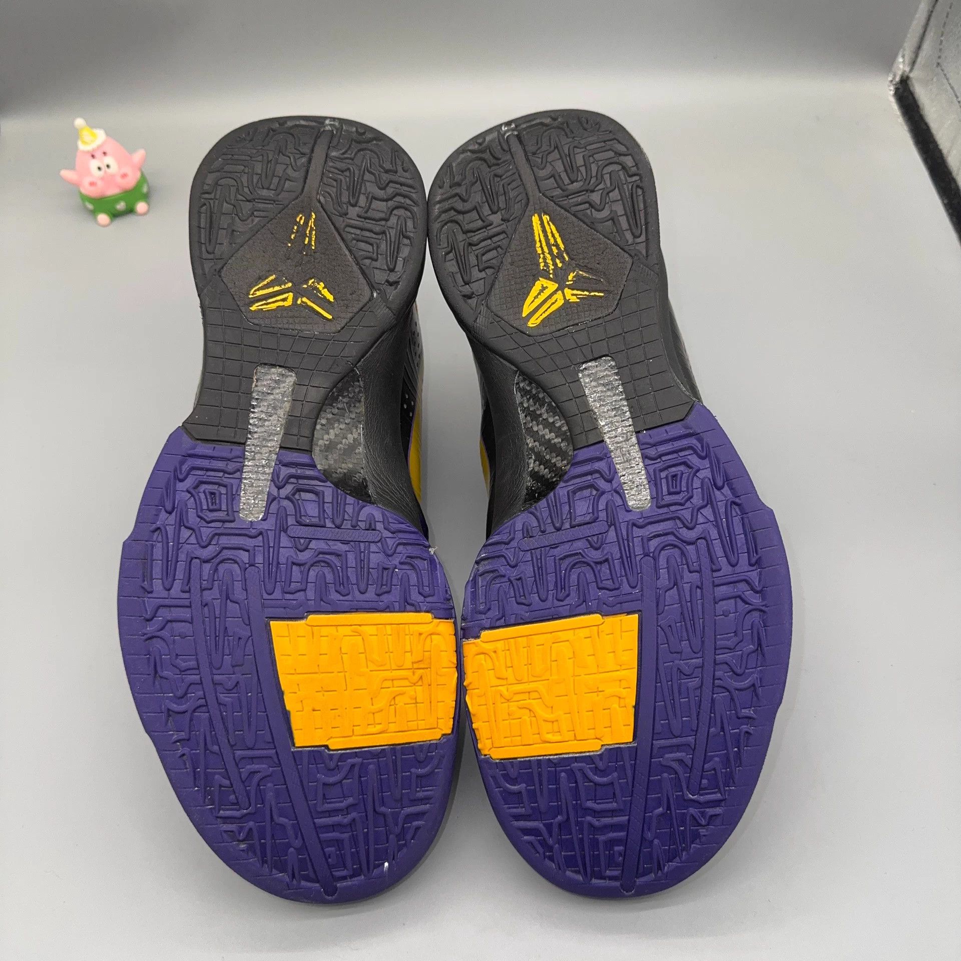 Nike Nike Kobe 5 Purple Gold 43 (Slight Wear) Size US 10 / EU 43 - 4 Thumbnail
