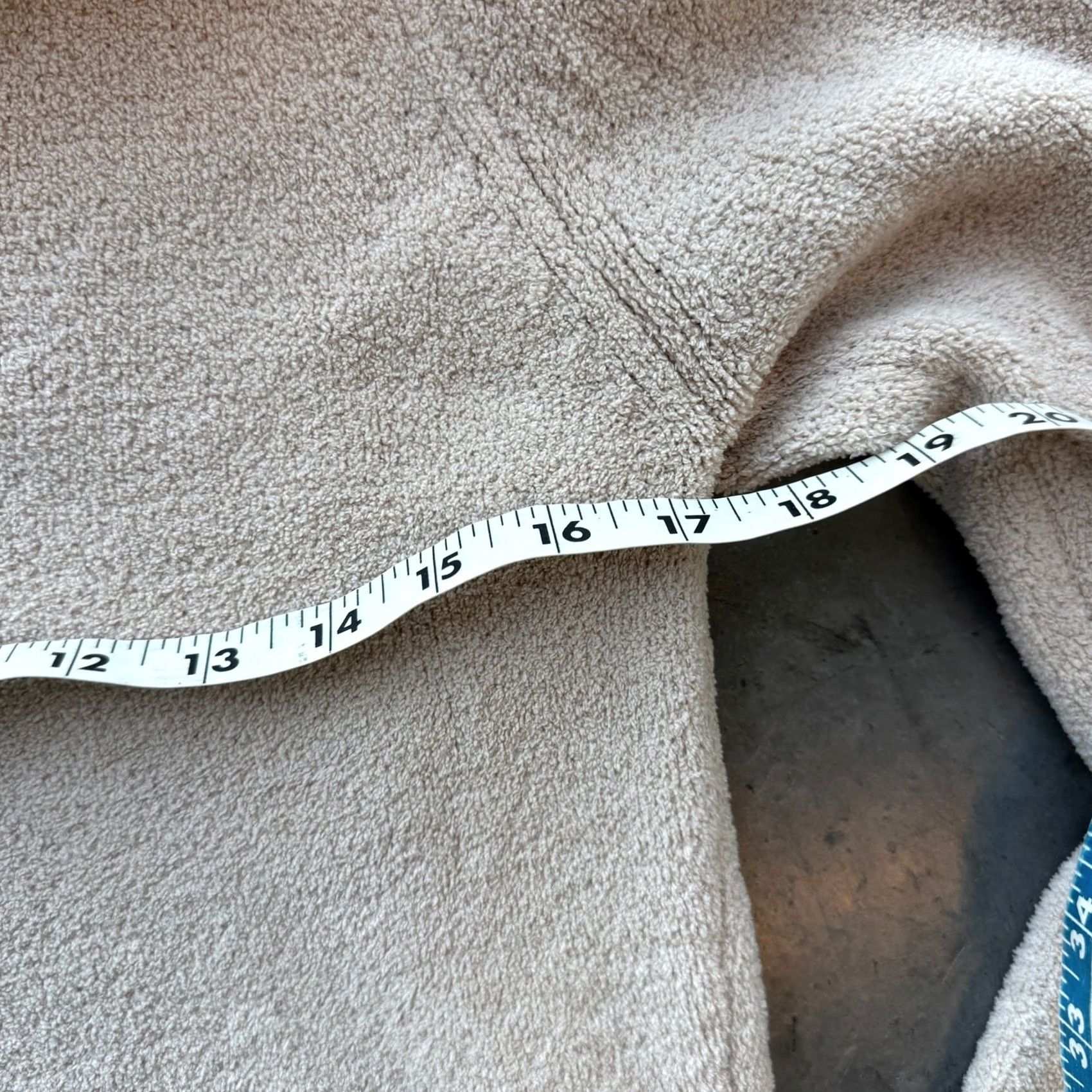 Vintage VINTAGE Beige Hoodie V Neck Kangroo Pullover Sweater Large Women Shirt Size L / US 10 / IT 46 - 4 Thumbnail