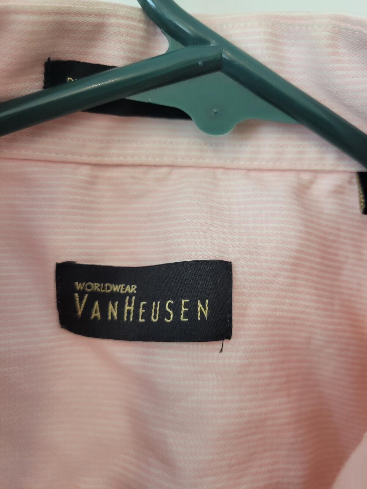 Van Heusen Van Heusen Men's Short Sleeve Button-Up Size 17.5 / 44cm Size US XL / EU 56 / 4 - 4 Thumbnail