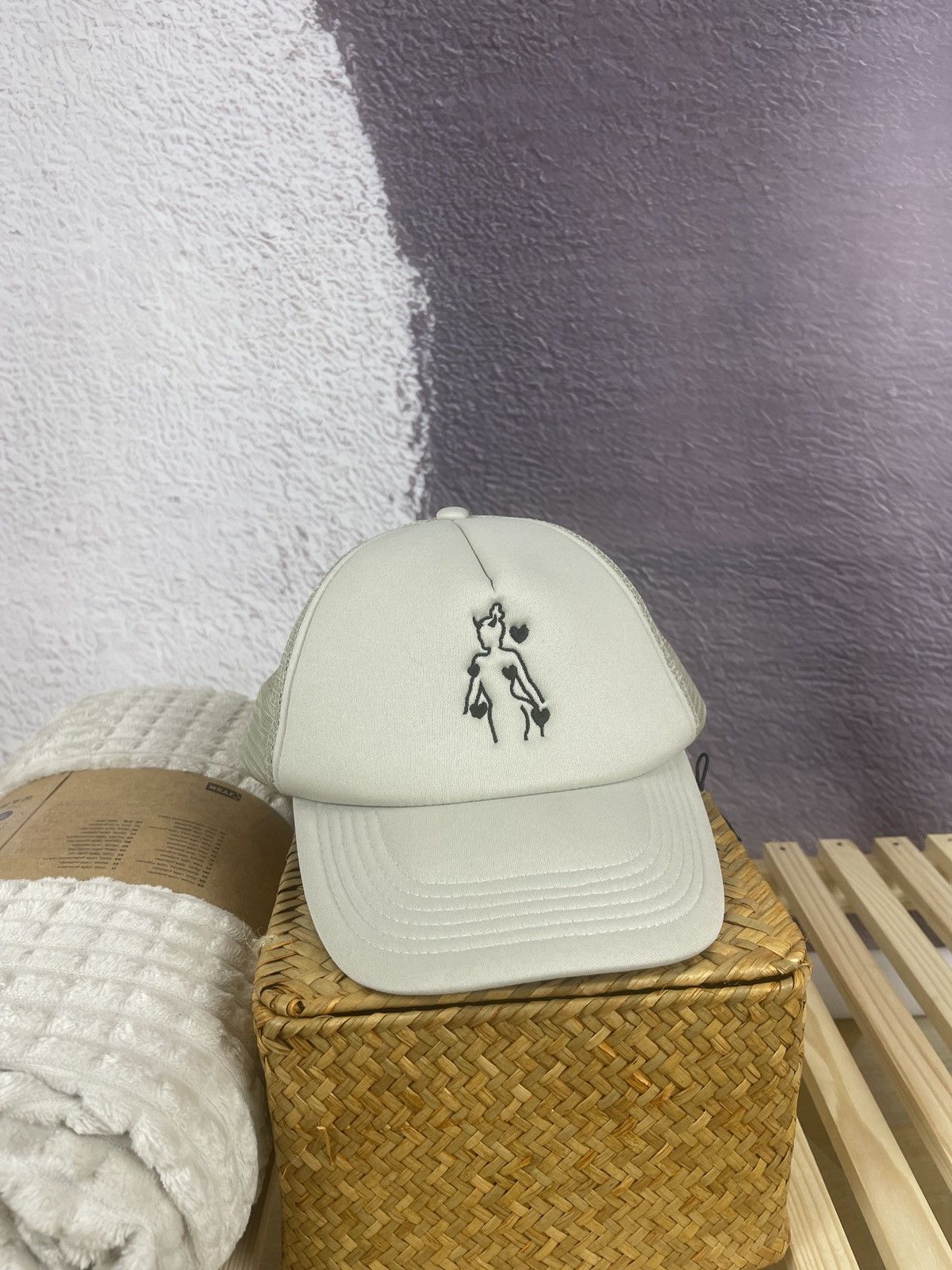 Other Heleven Light-grey big logo cap vintage hat Size ONE SIZE - 1 Thumbnail