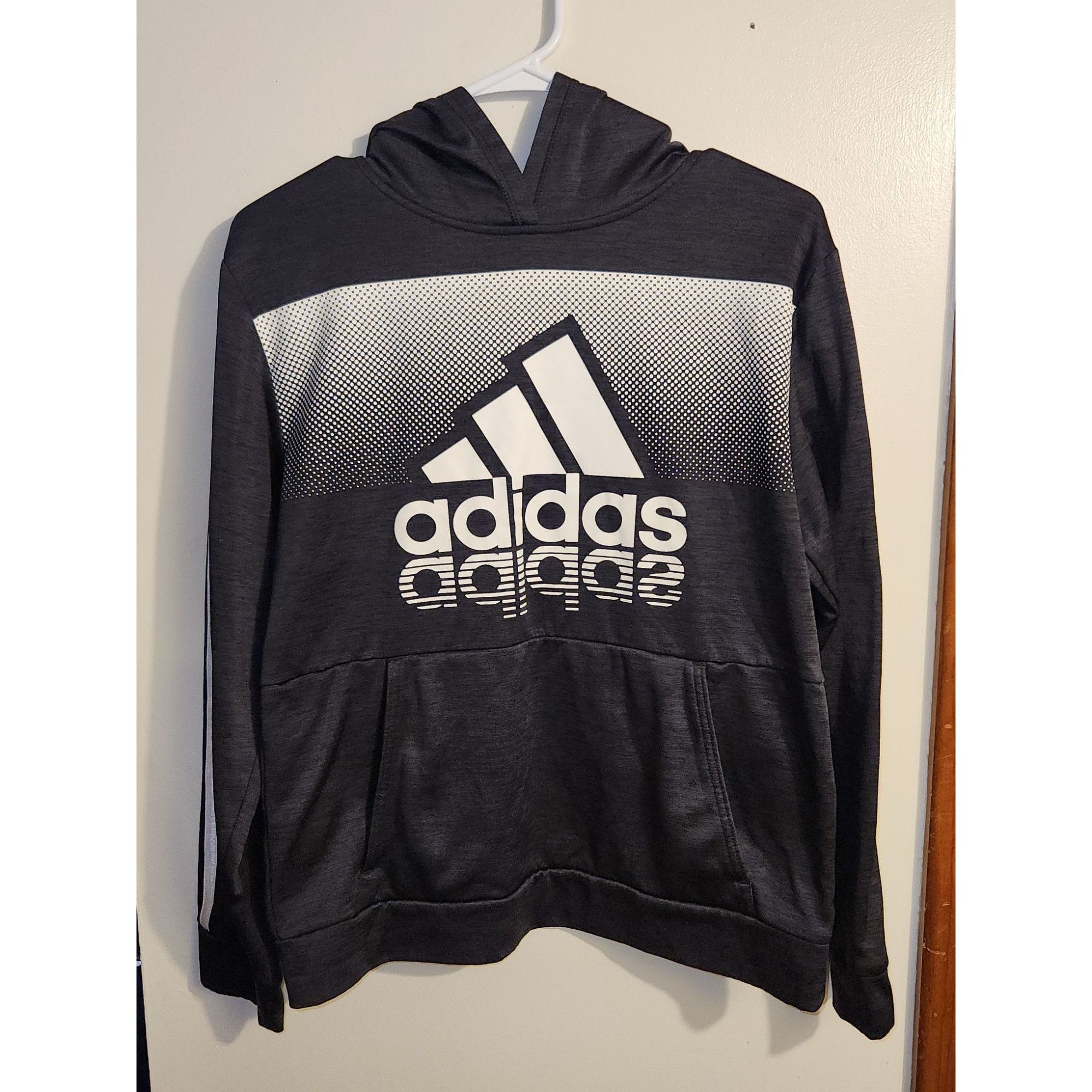 Adidas Adidas Pullover Hoodie Boys XL Women's S (18-20) Black Fade Size S / US 4 / IT 40 - 1 Thumbnail