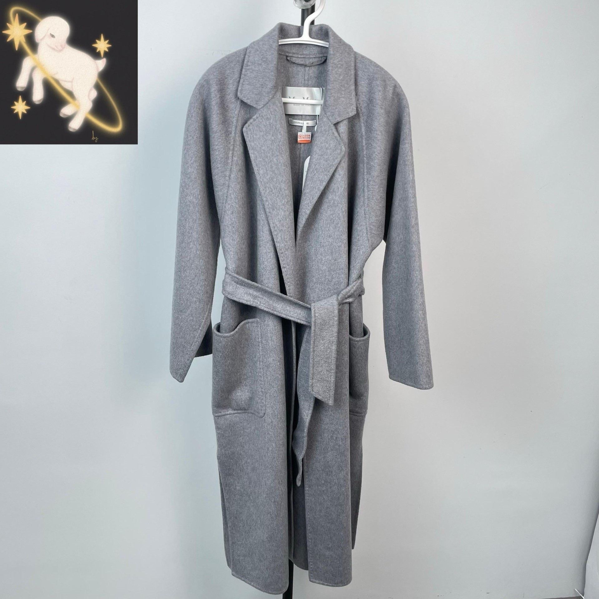Max Mara Max Mara Silver Coat 36 Women Size S / US 4 / IT 40 - 1 Thumbnail
