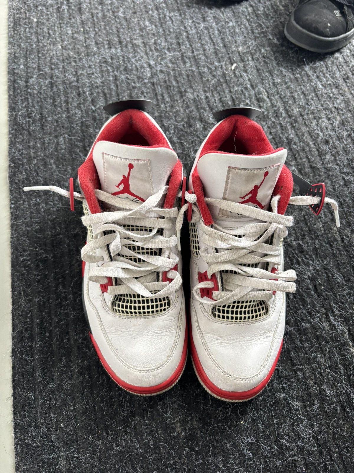 Nike FIRE RED RETRO 4’s Size US 8 / EU 41 - 1 Thumbnail