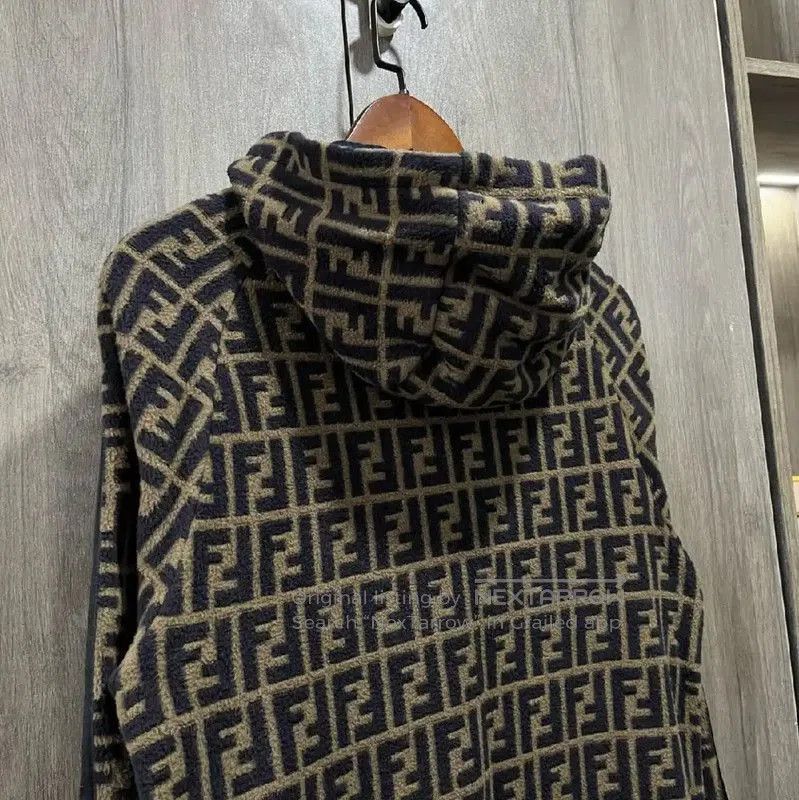 Fendi Fendi Women's Brown Leather Jacket Size S . Size S / US 4 / IT 40 - 6 Thumbnail