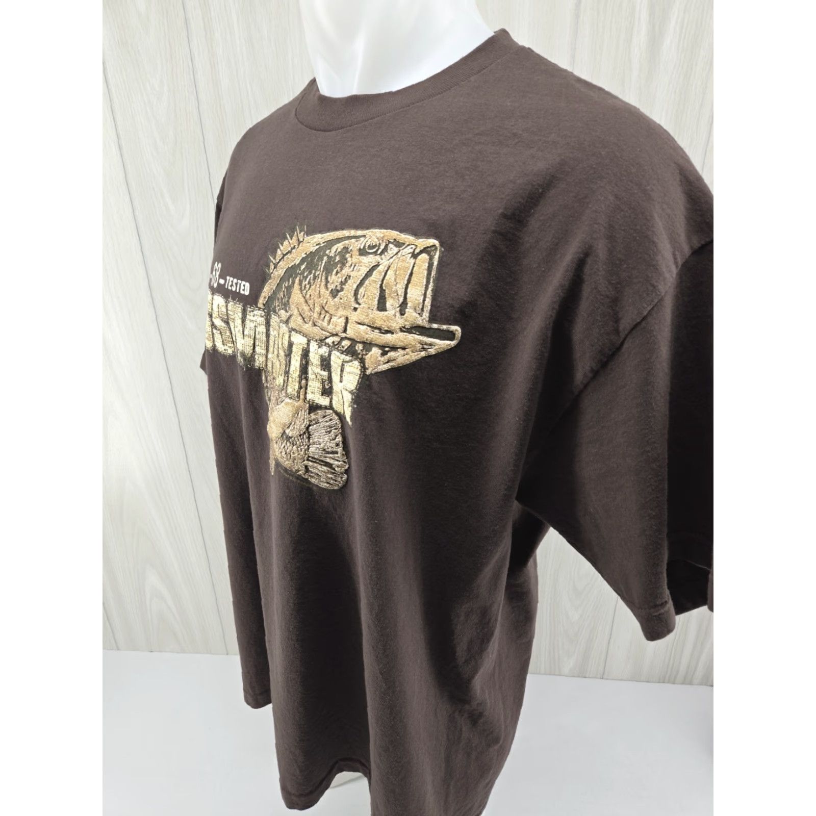 CHOCOOLATE Bassmaster Bass Fishing Chocolate Brown Short Sleeve T-Shirt 2XL Puffy Logo Mens Graphic Tee Shirt Size US XXL / EU 58 / 5 - 5 Thumbnail